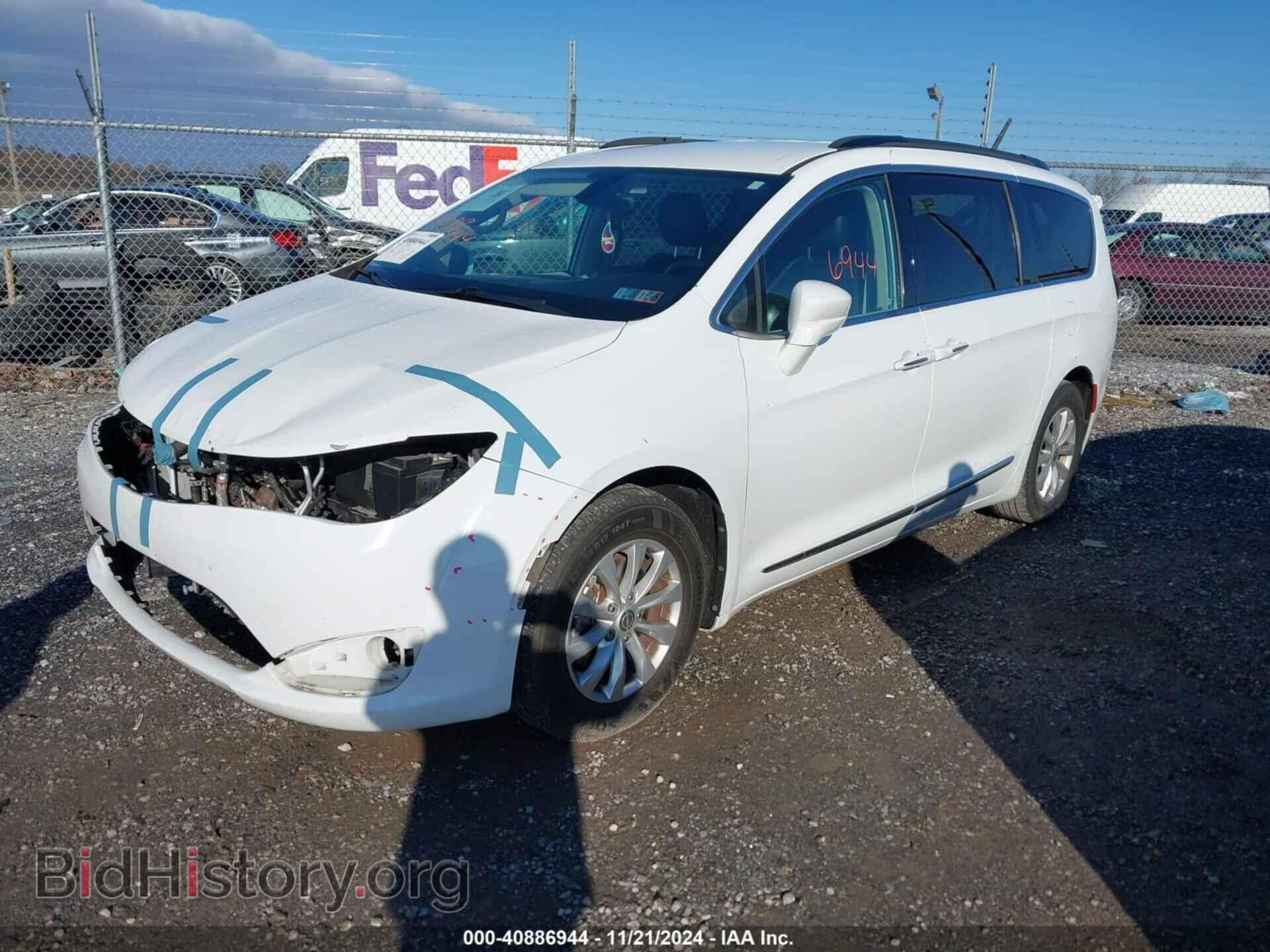 2017 CHRYSLER PACIFICA - VIN: 2C4RC1BG7HR642134 - Фото 2