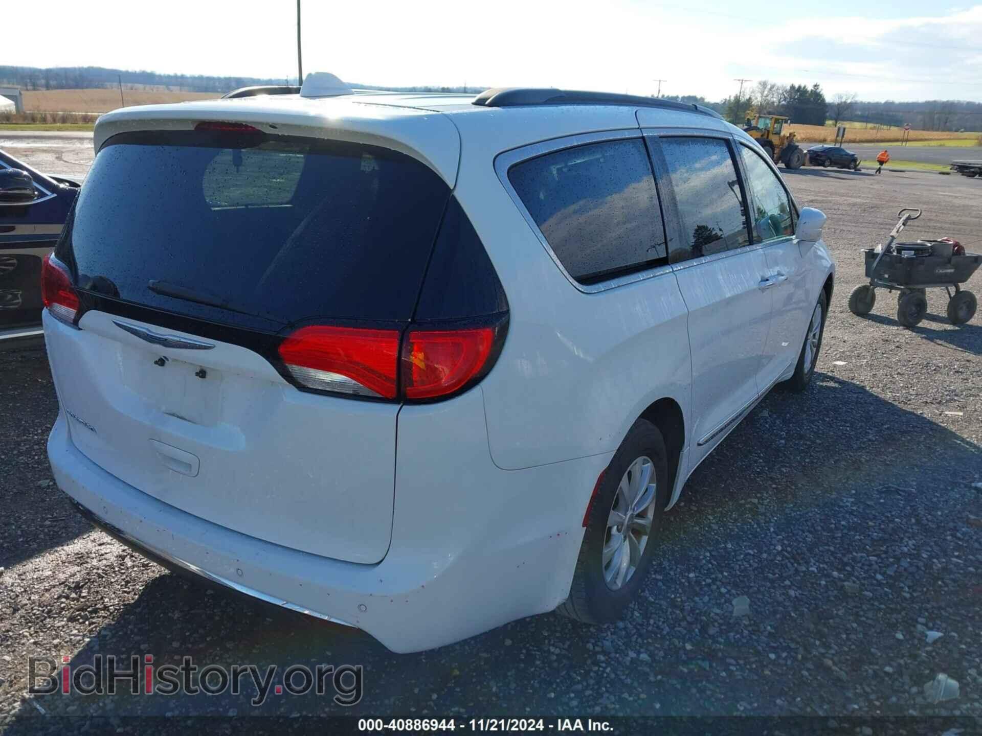 2017 CHRYSLER PACIFICA - VIN: 2C4RC1BG7HR642134 - Фото 4