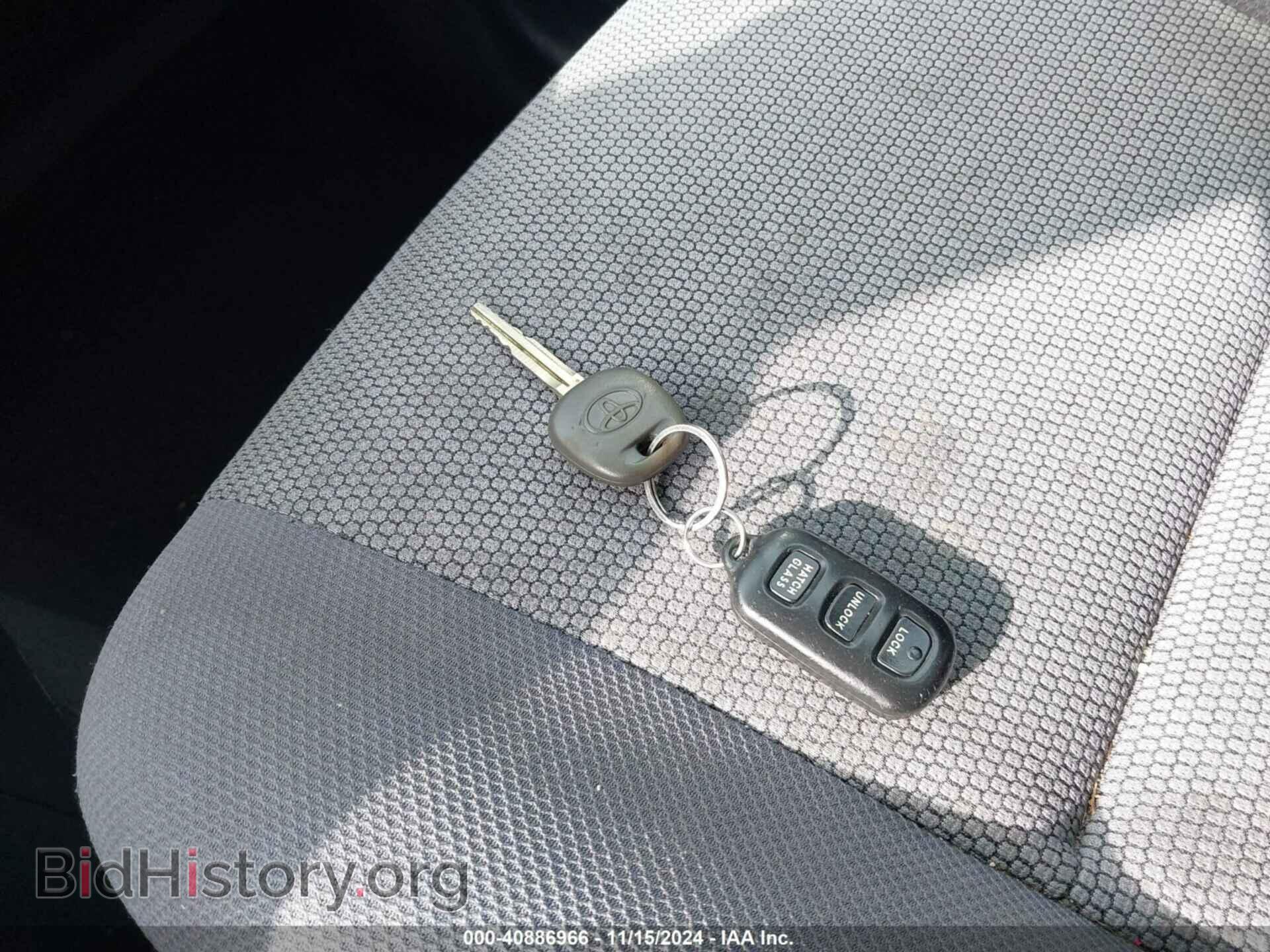 2006 TOYOTA MATRIX - VIN: 2T1KR30E16C593412 - Фото 11