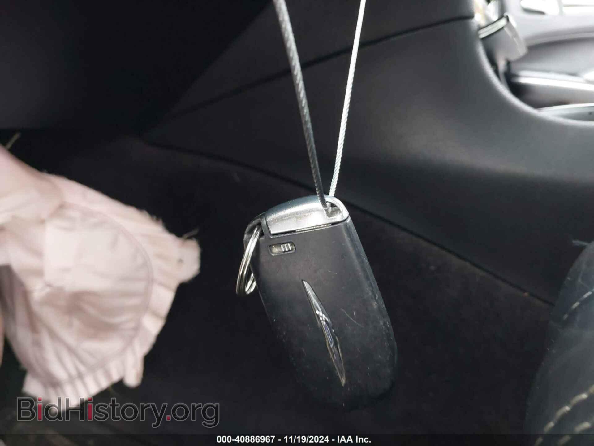 2017 CHRYSLER 300 - VIN: 2C3CCAGG1HH628237 - Фото 11