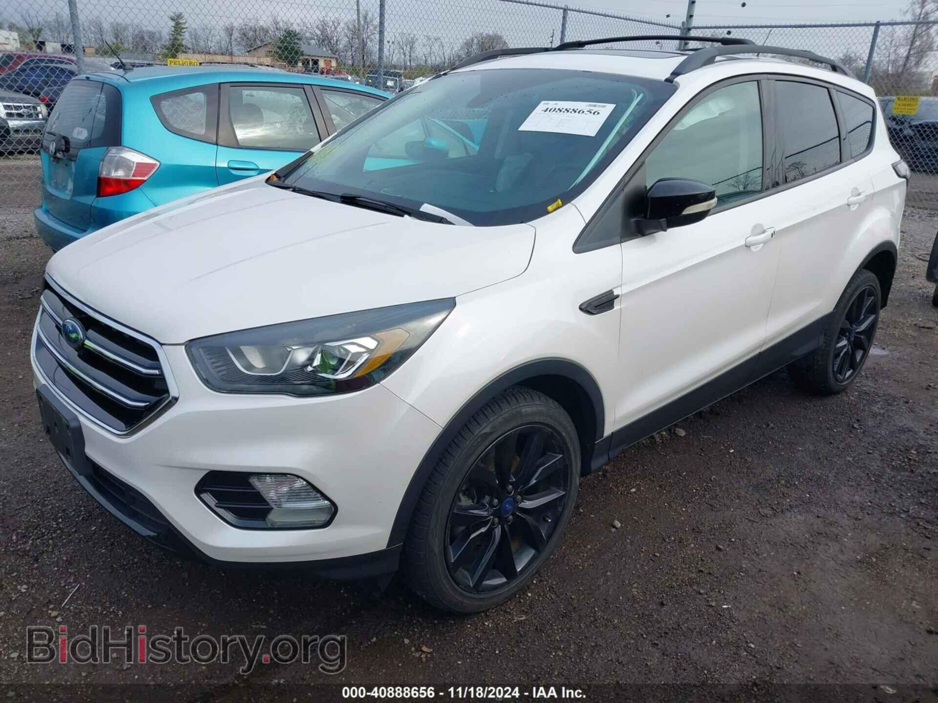 2017 FORD ESCAPE - VIN: 1FMCU9J99HUB77231 - Фото 2