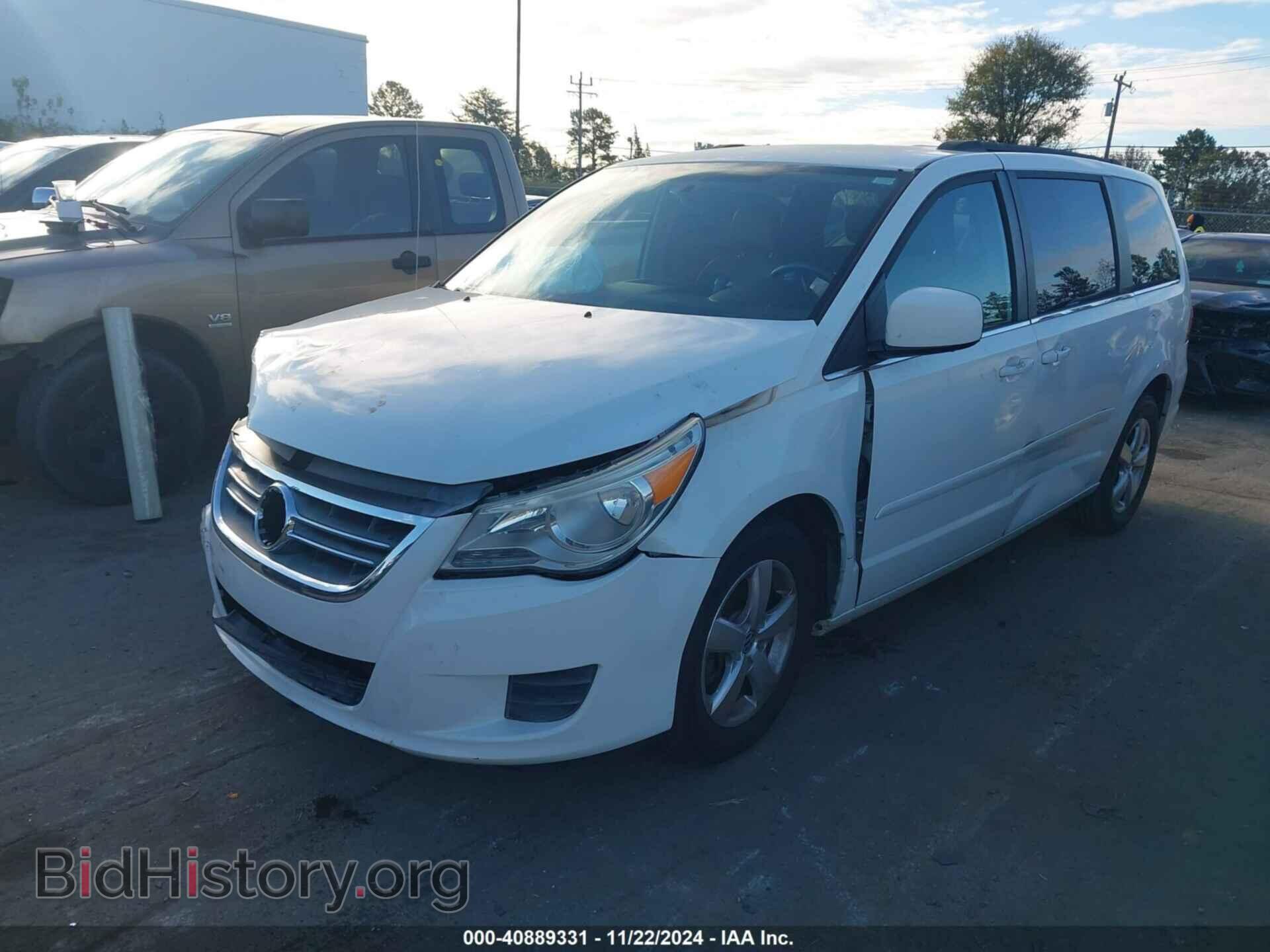 2011 VOLKSWAGEN ROUTAN - VIN: 2V4RW3DG8BR691663 - Фото 2