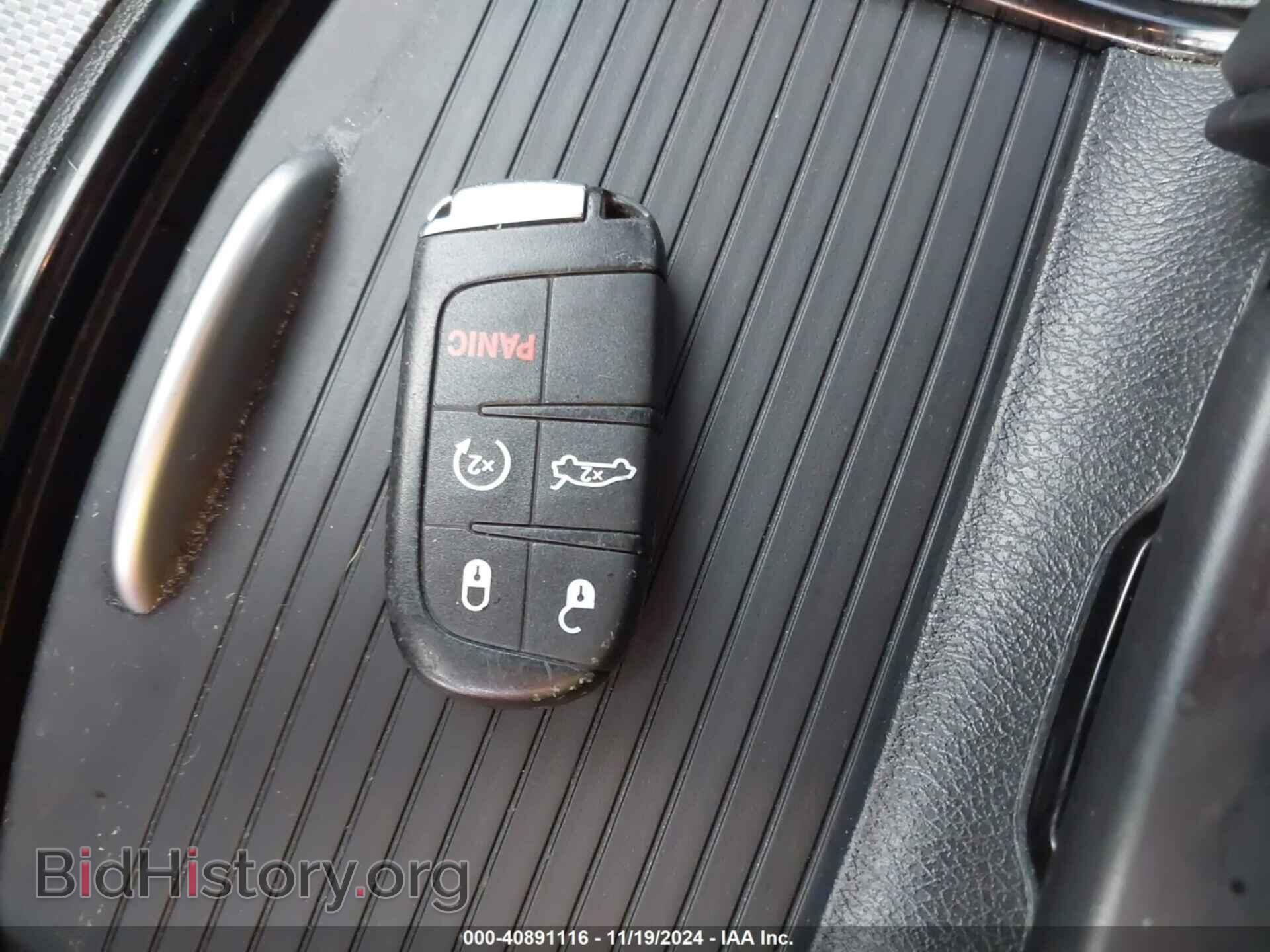 2015 CHRYSLER 300 - VIN: 2C3CCAGG7FH803507 - Фото 11