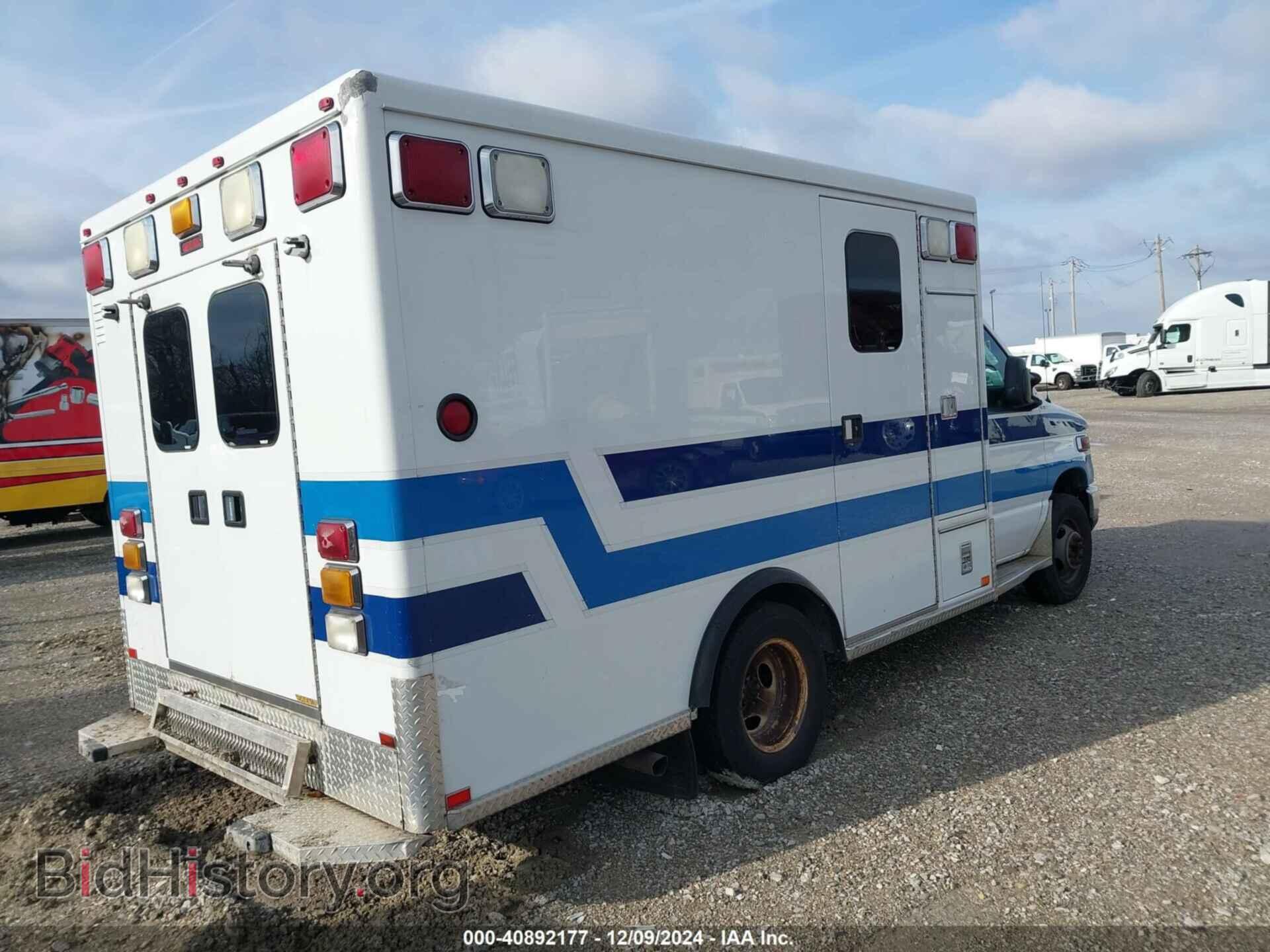 2011 FORD E-350 CUTAWAY - VIN: 1FDWE3FSXBDA02075 - Фото 4