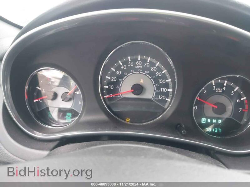 2012 Chrysler 200 (VIN 1C3CCBCB9CN263368) — photo 7 of 13