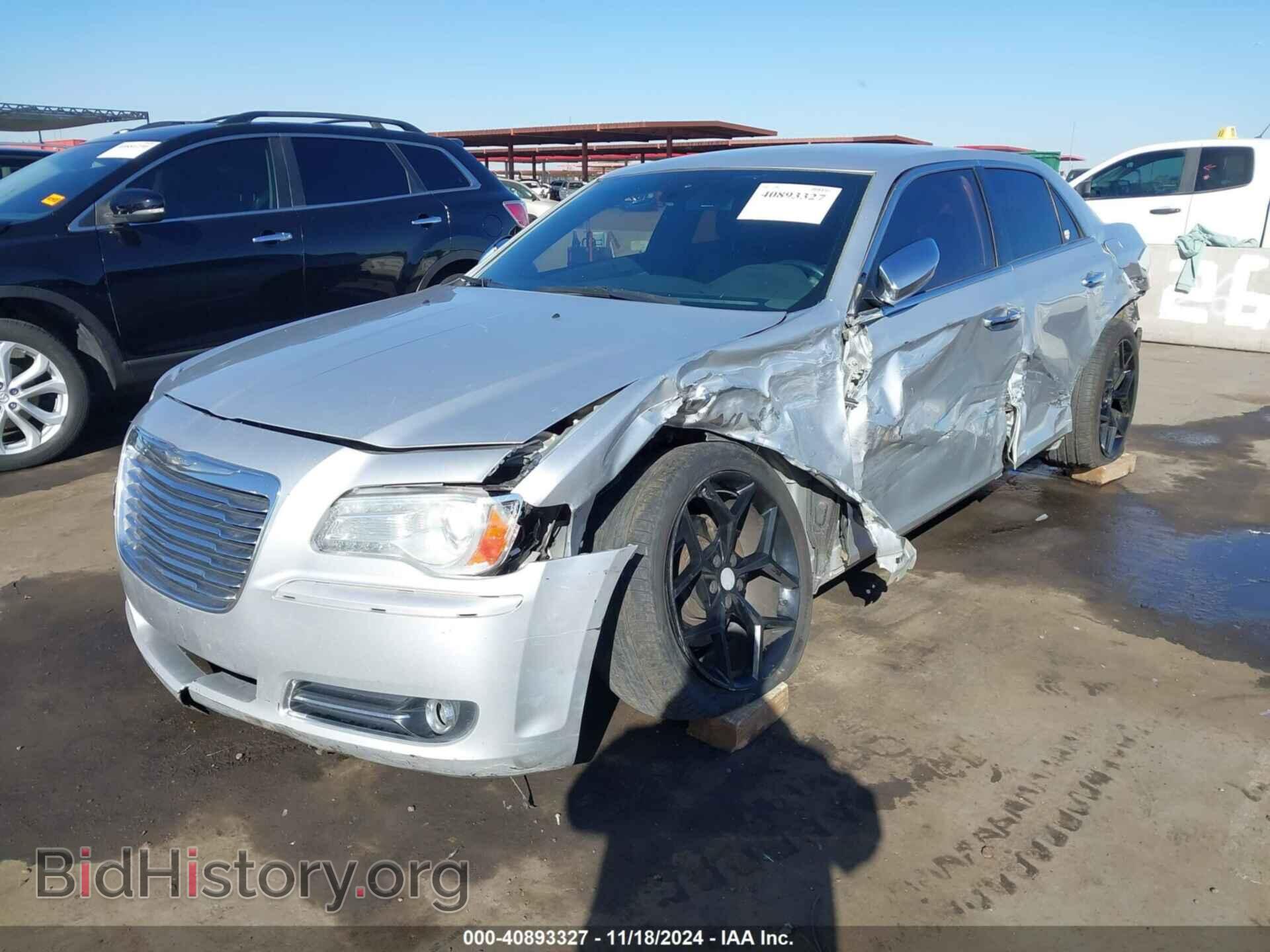 2012 CHRYSLER 300C - VIN: 2C3CCAET4CH242582 - Photo 2