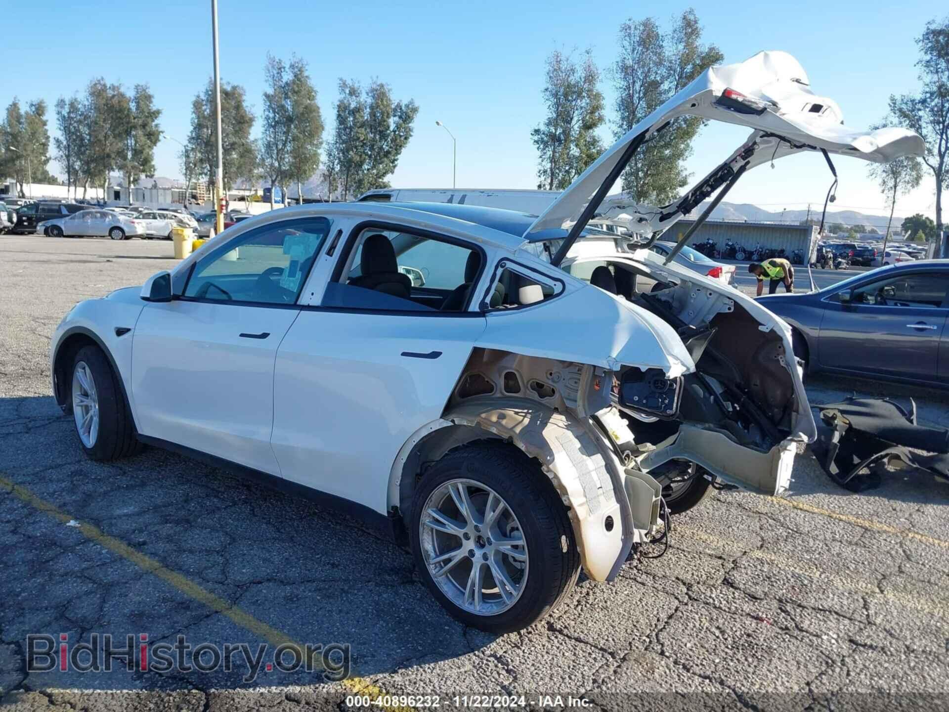 2023 TESLA MODEL Y - VIN: 7SAYGDEEXPF896297 - Фото 3