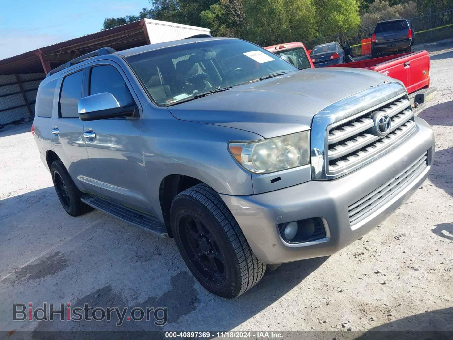 Photo 5TDKY5G16BS035106 - TOYOTA SEQUOIA 2011