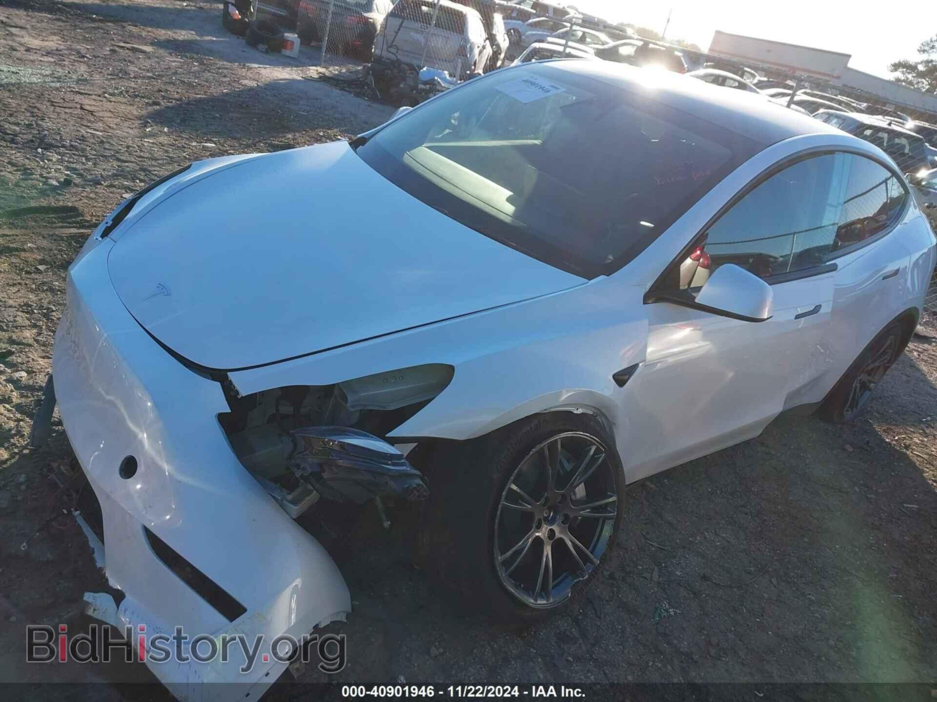 2024 TESLA MODEL Y - VIN: 7SAYGAEE7RF114717 - Фото 2