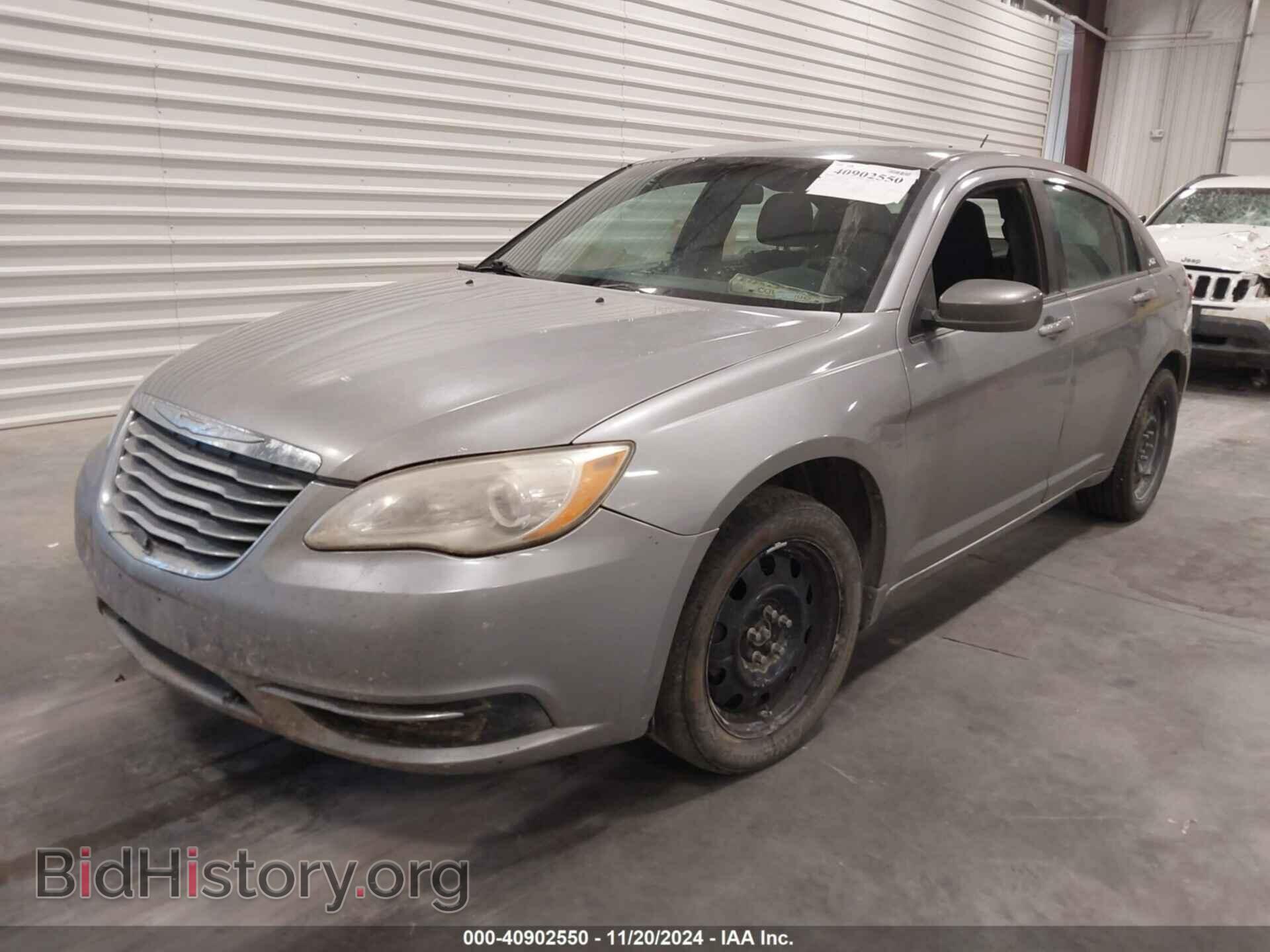 2013 CHRYSLER 200 - VIN: 1C3CCBAB0DN686571 - Фото 2