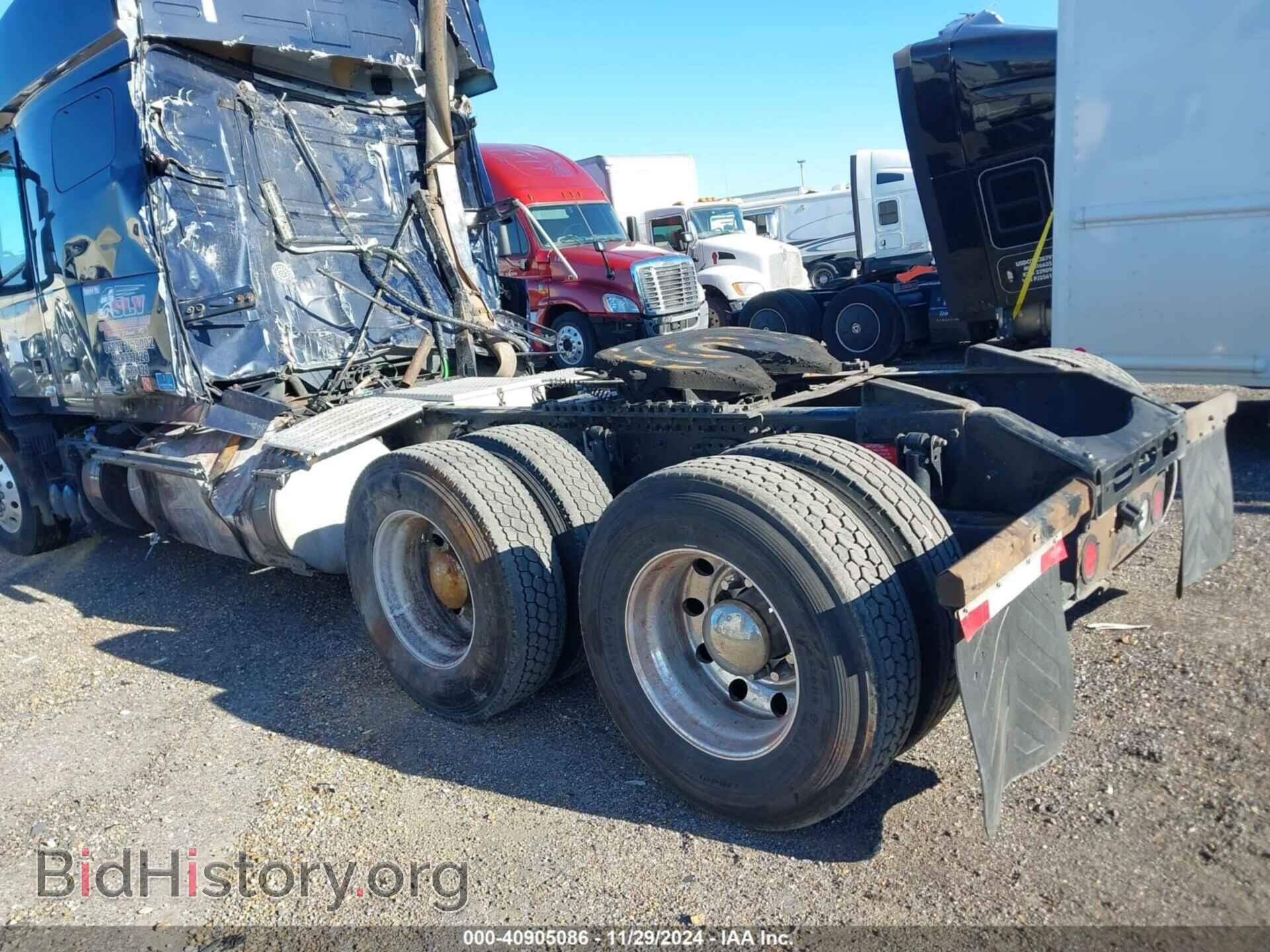 2019 VOLVO VNL - VIN: 4V4NC9EJ7KN195592 - Фото 3