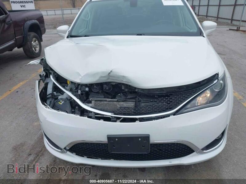 2020 Chrysler PACIFICA (VIN 2C4RC1EG9LR145932) — photo 6 of 16