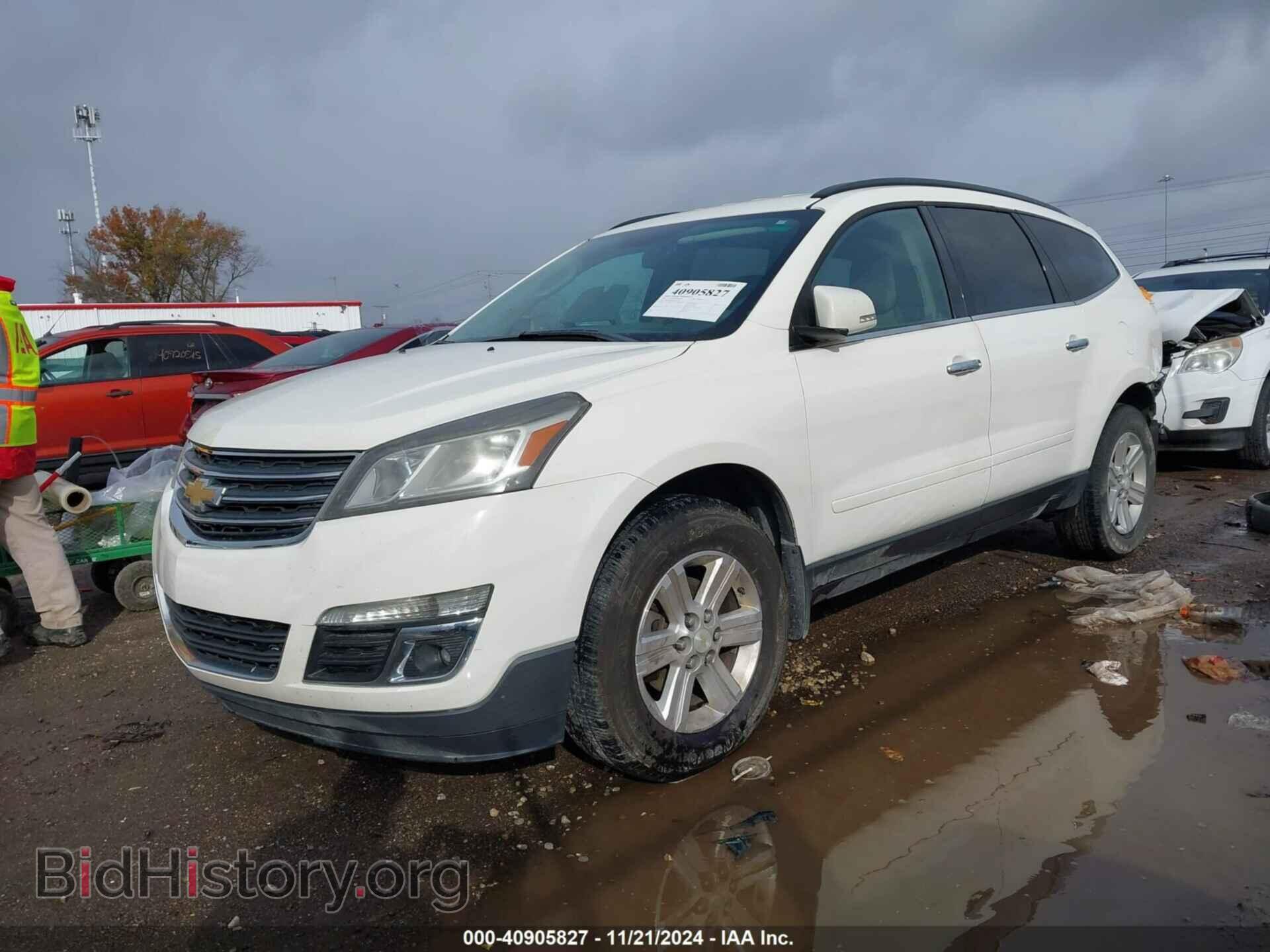 2014 CHEVROLET TRAVERSE - VIN: 1GNKRHKD8EJ373339 - Фото 2