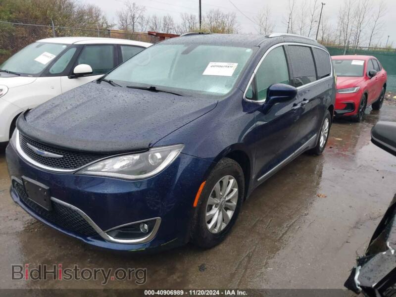 2018 Chrysler PACIFICA (VIN 2C4RC1BG4JR291981) — photo 2 of 17