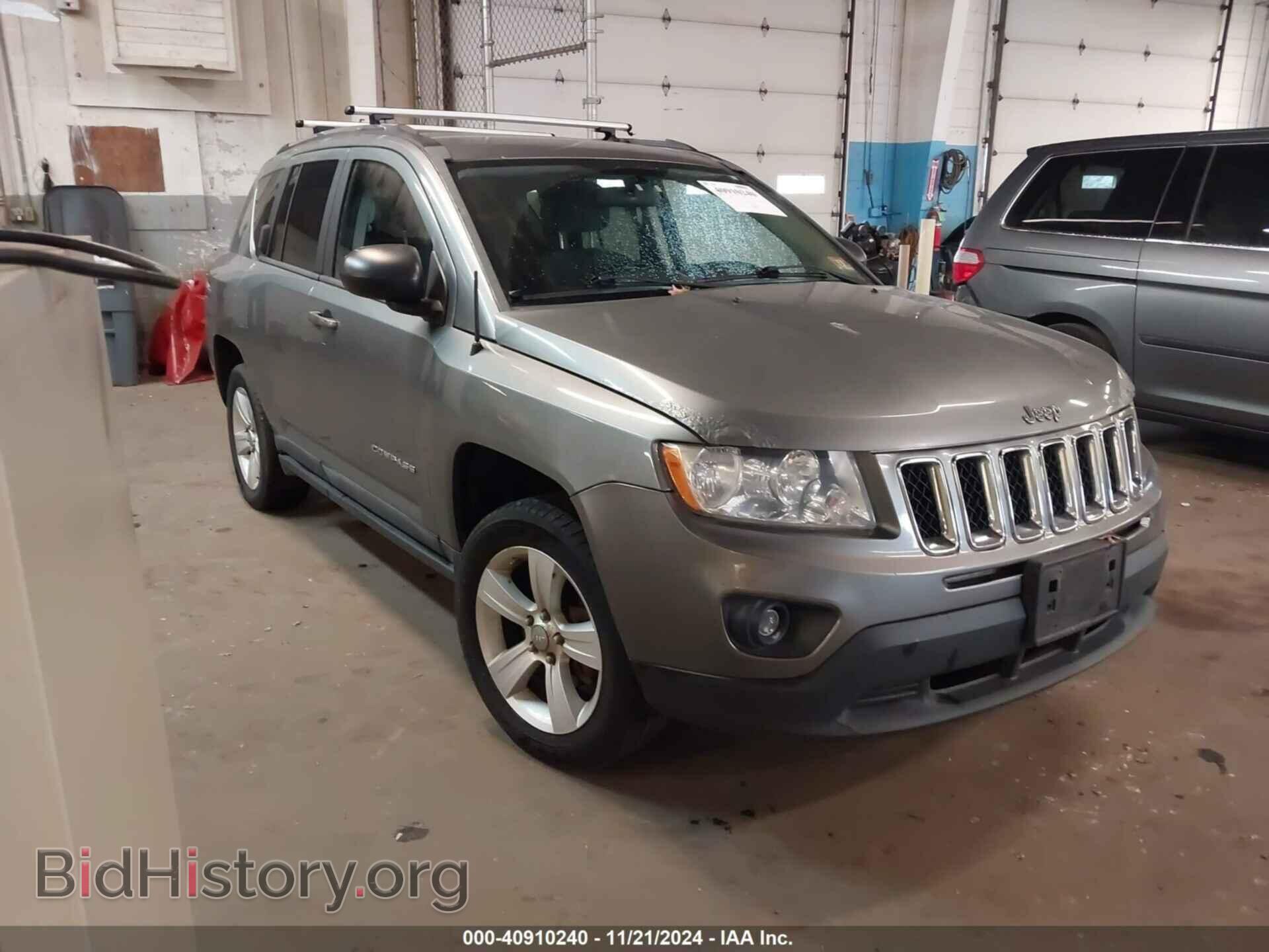 Photo 1J4NF1FB8BD281294 - JEEP COMPASS 2011