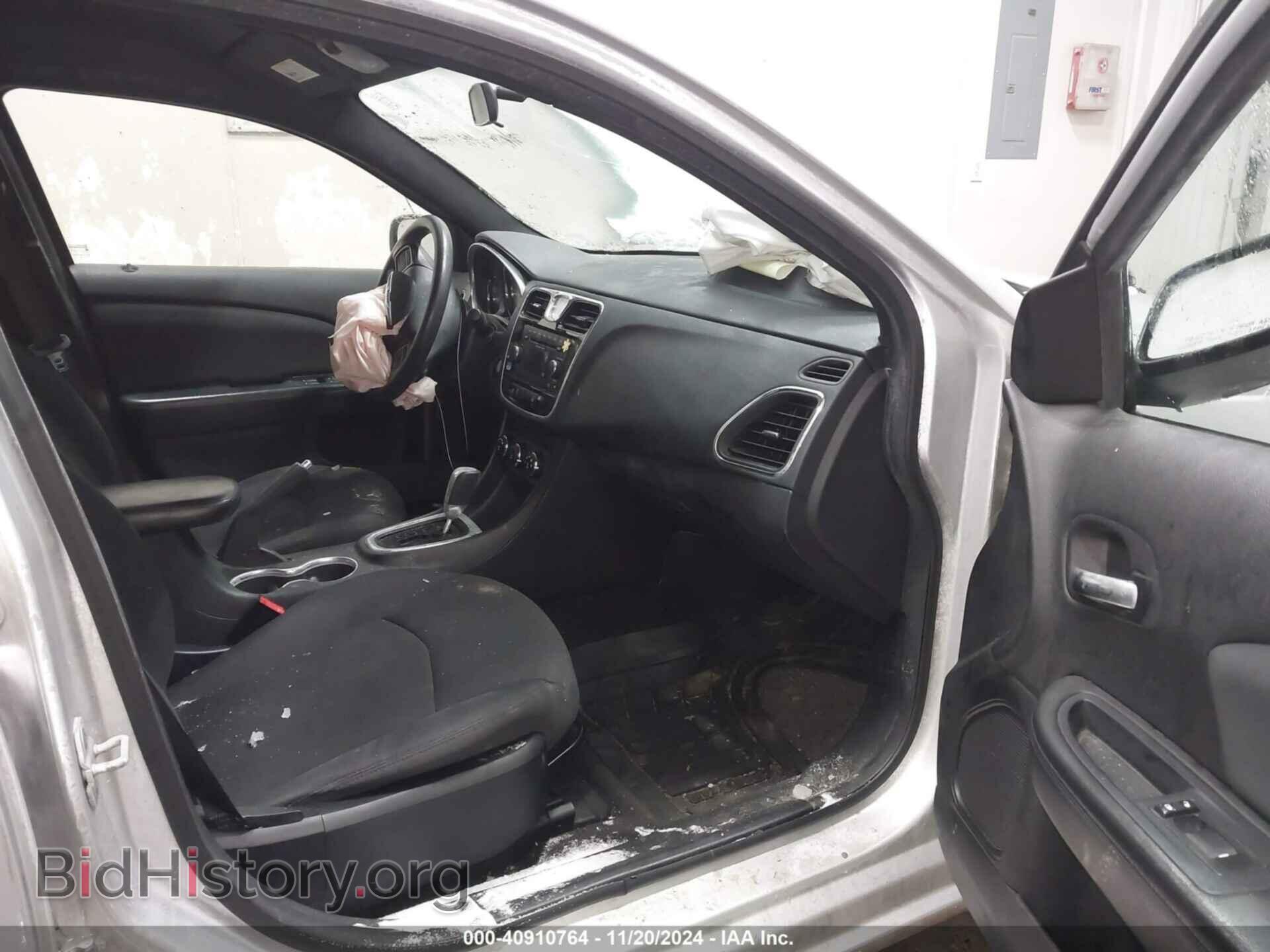 2012 CHRYSLER 200 - VIN: 1C3CCBAG1CN236325 - Фото 5