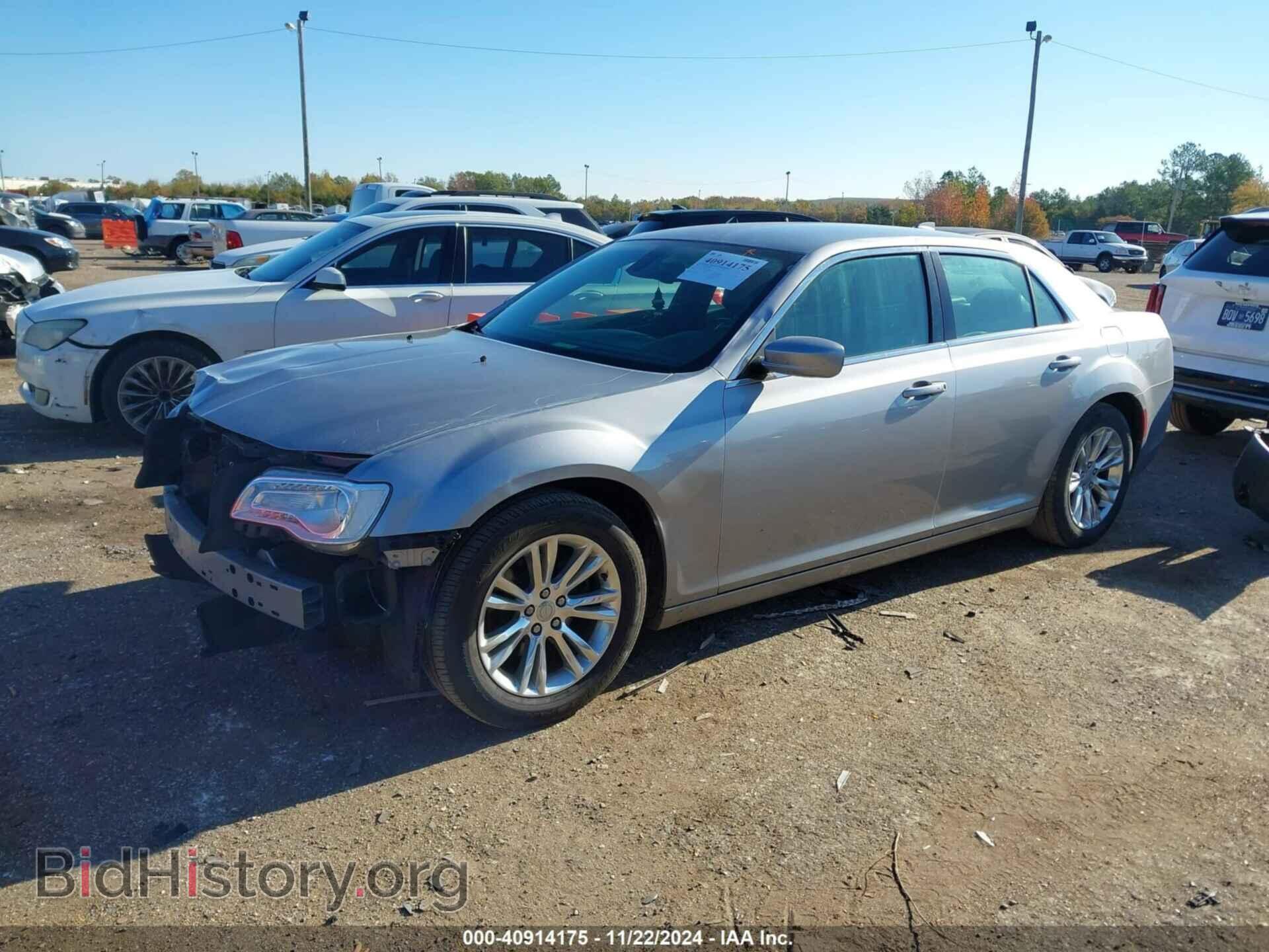 2017 CHRYSLER 300 - VIN: 2C3CCAAG2HH606725 - Фото 2