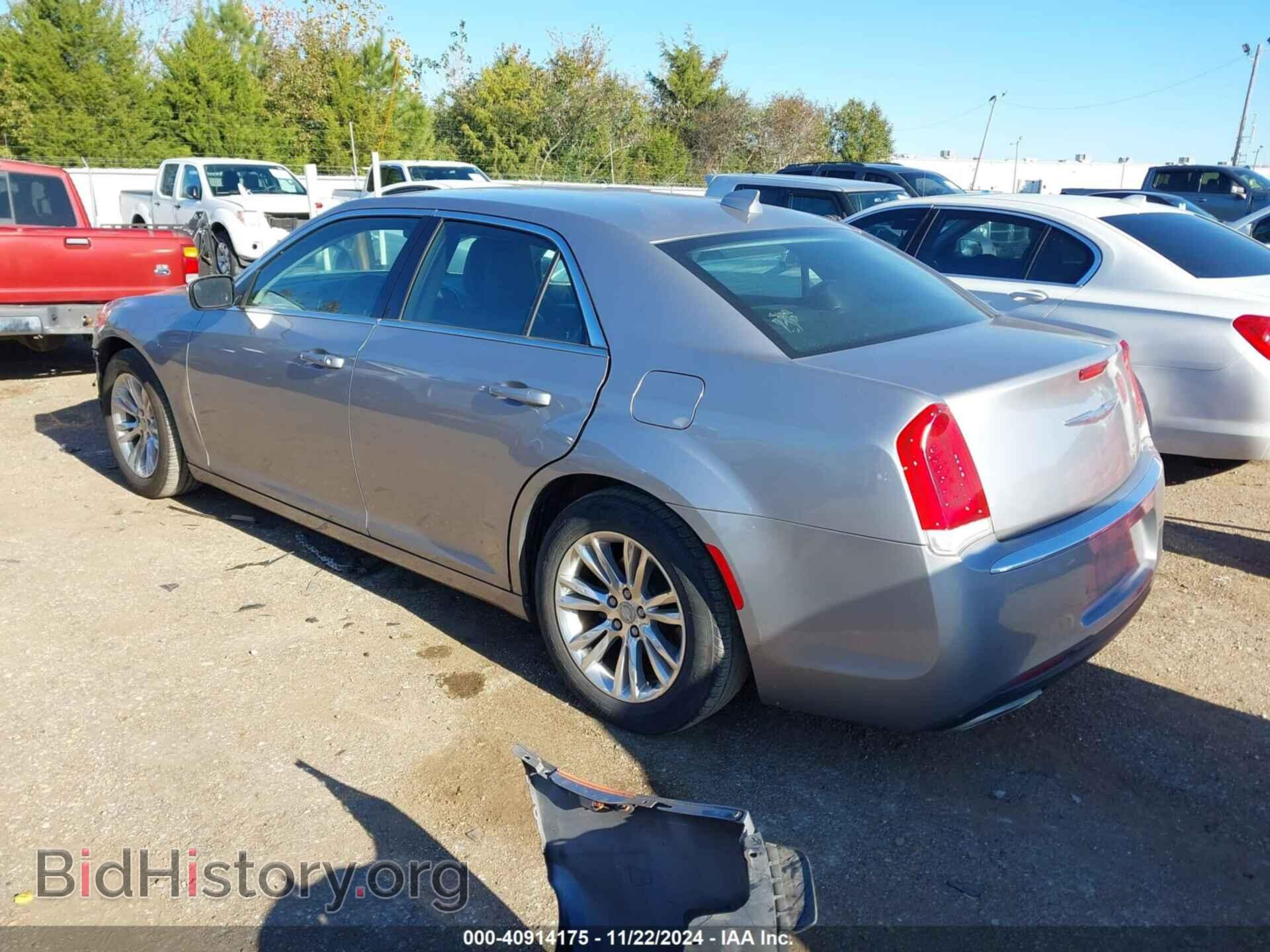 2017 CHRYSLER 300 - VIN: 2C3CCAAG2HH606725 - Фото 3