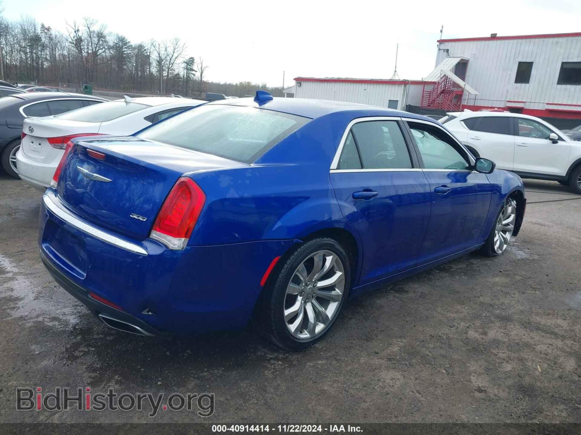 2018 CHRYSLER 300 - VIN: 2C3CCAAG7JH270043 - Фото 4