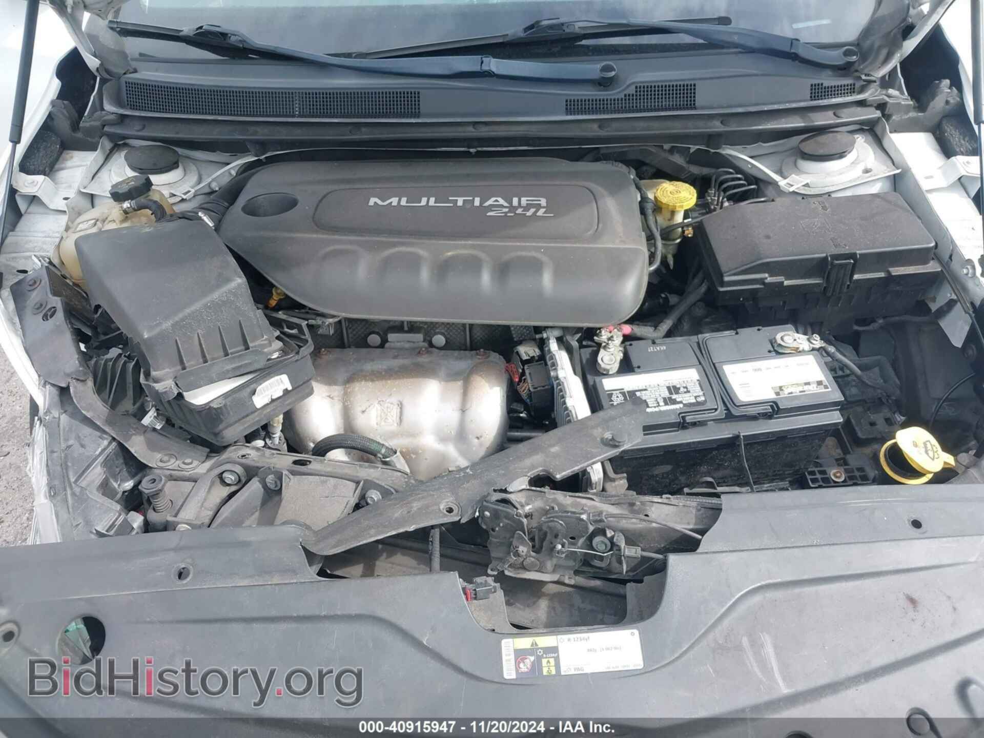 2015 CHRYSLER 200 - VIN: 1C3CCCCB2FN760000 - Фото 10