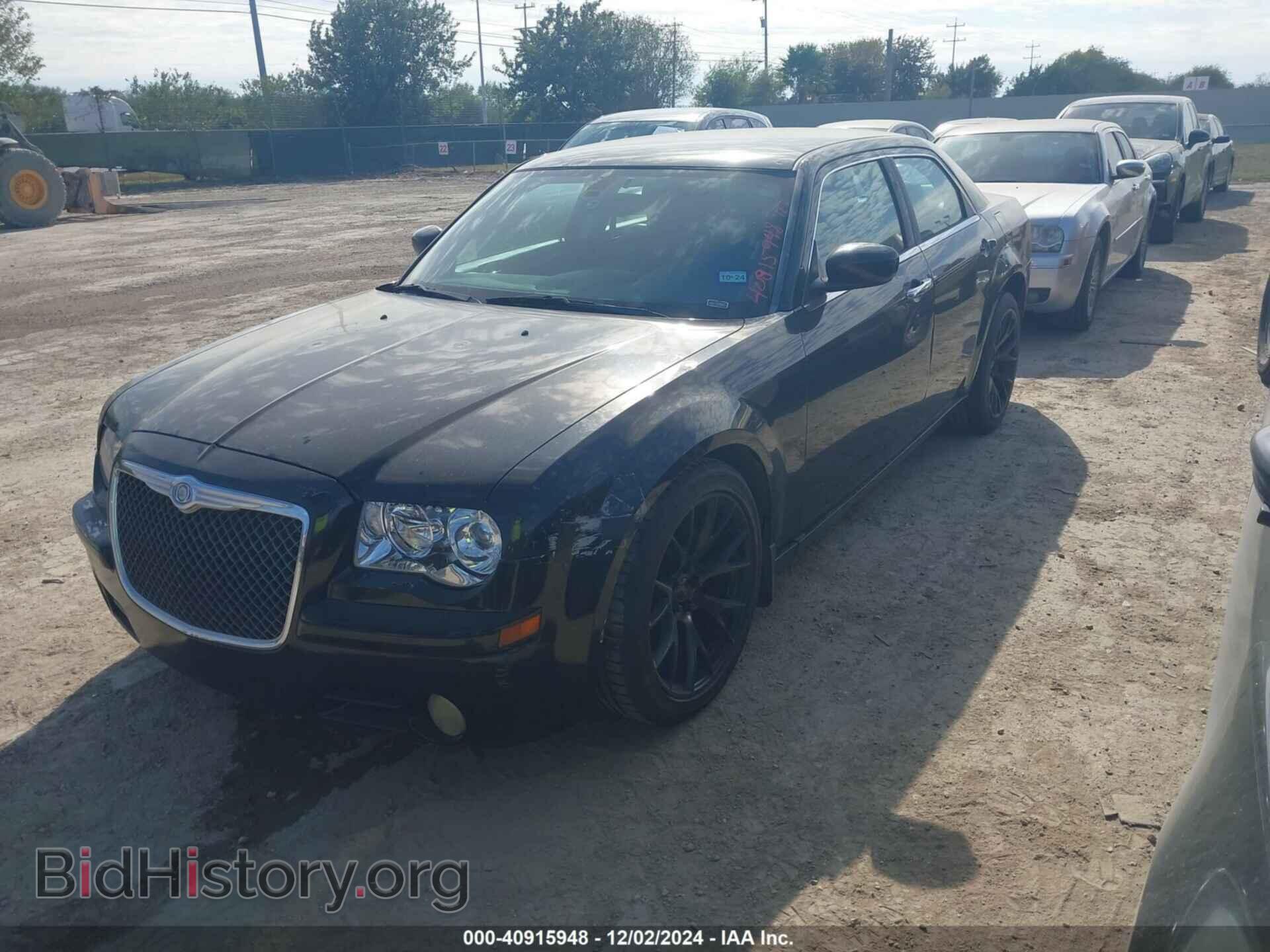 2010 CHRYSLER 300C - VIN: 2C3CA9CT3AH318331 - Фото 2