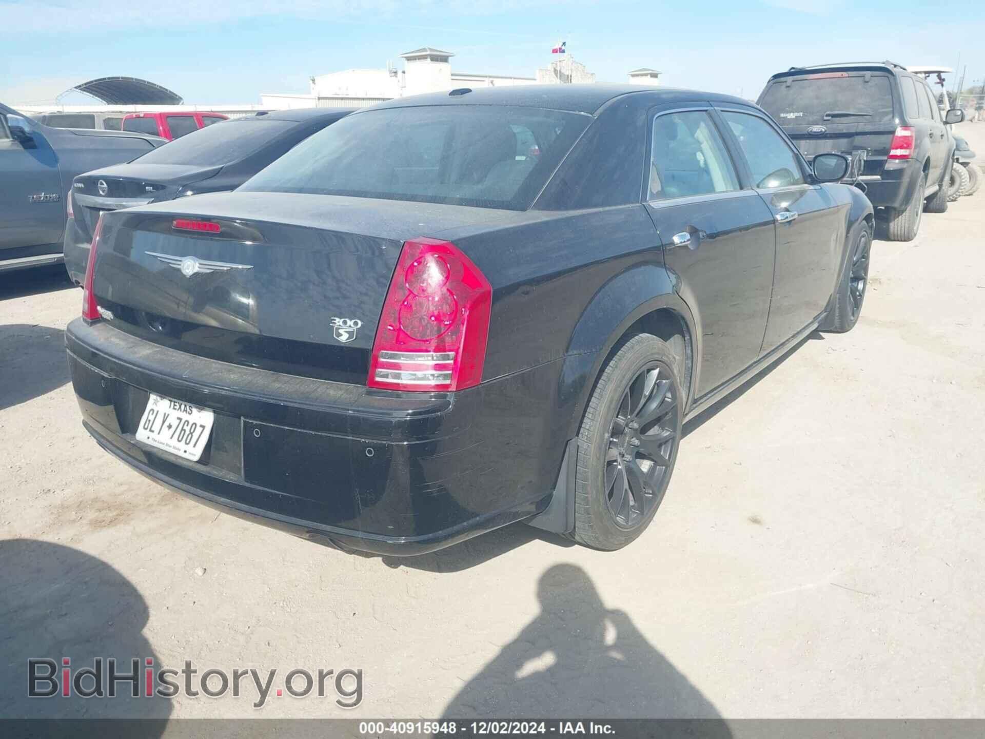 2010 CHRYSLER 300C - VIN: 2C3CA9CT3AH318331 - Фото 4