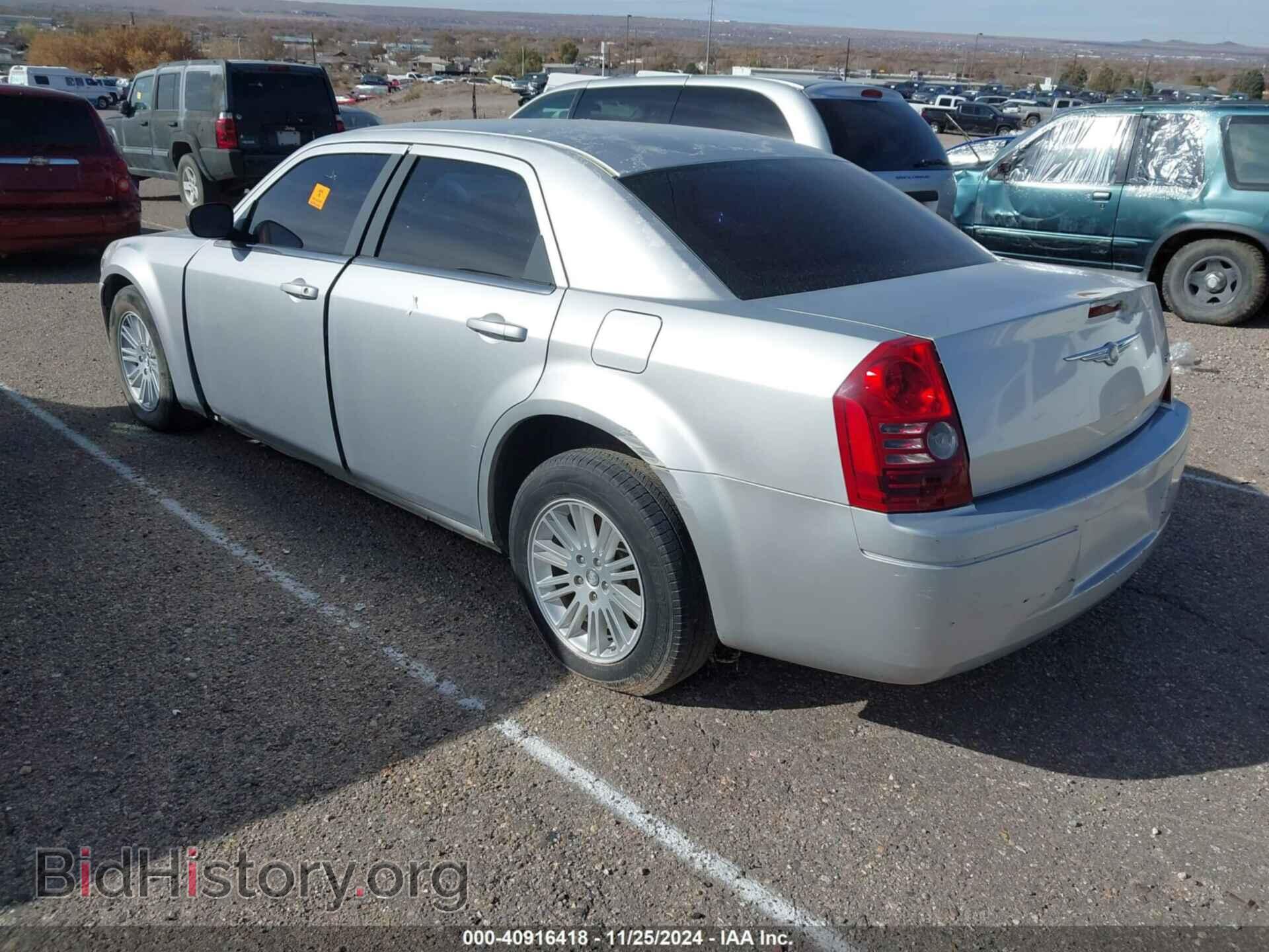 2009 CHRYSLER 300 - VIN: 2C3KA43D89H516602 - Фото 3