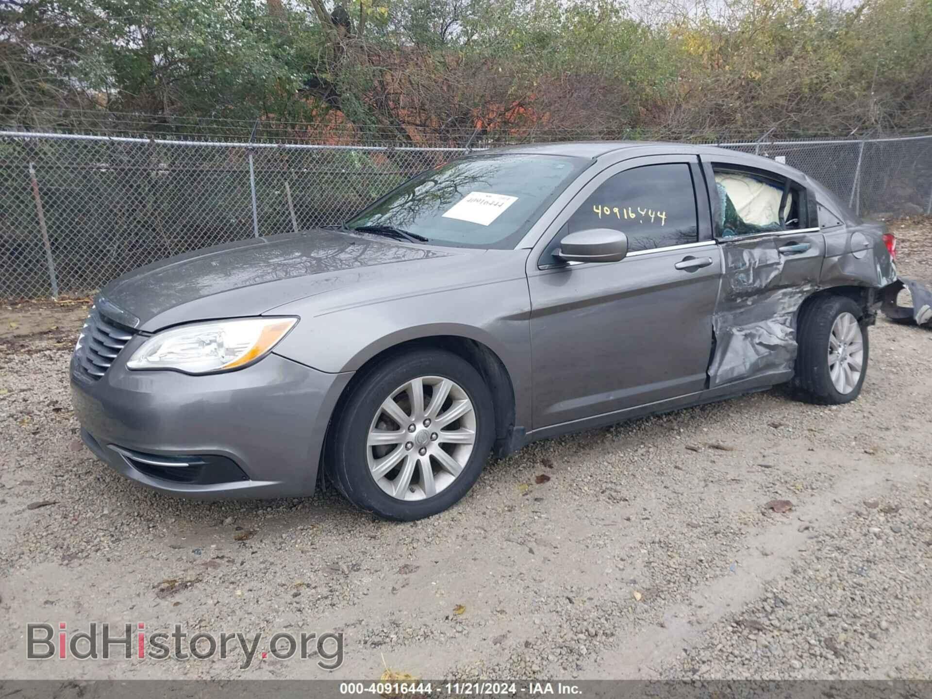 2013 CHRYSLER 200 - VIN: 1C3CCBBG9DN623933 - Фото 2