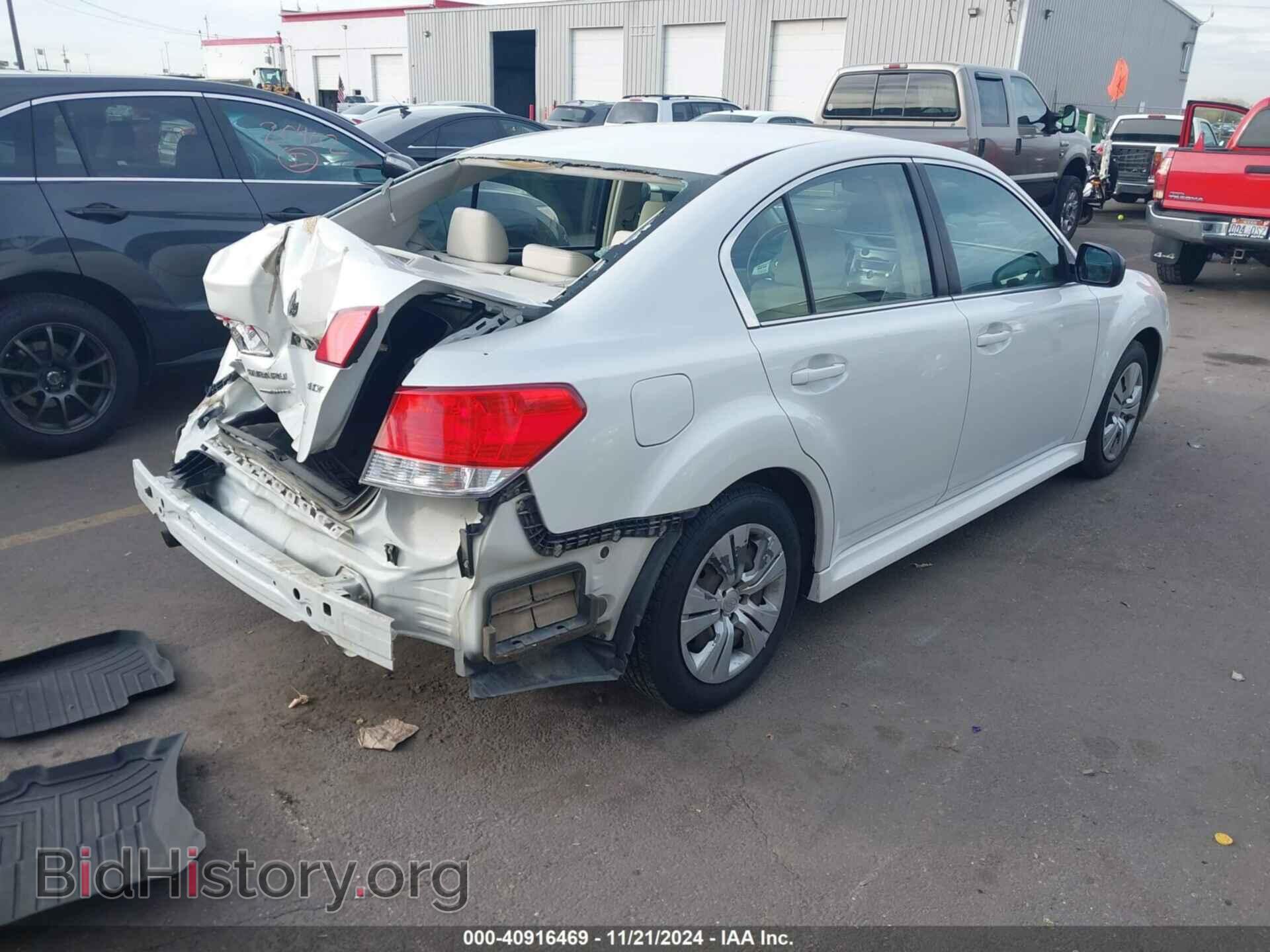 2011 SUBARU LEGACY - VIN: 4S3BMAA61B1235719 - Фото 4