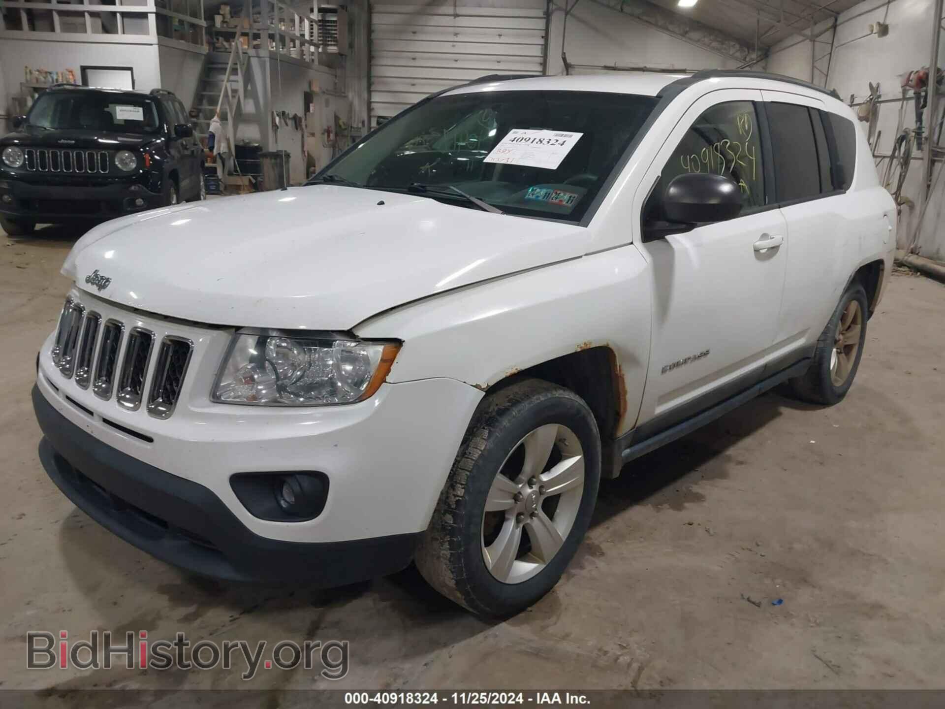 2011 JEEP COMPASS - VIN: 1J4NF1FB5BD134723 - Фото 2