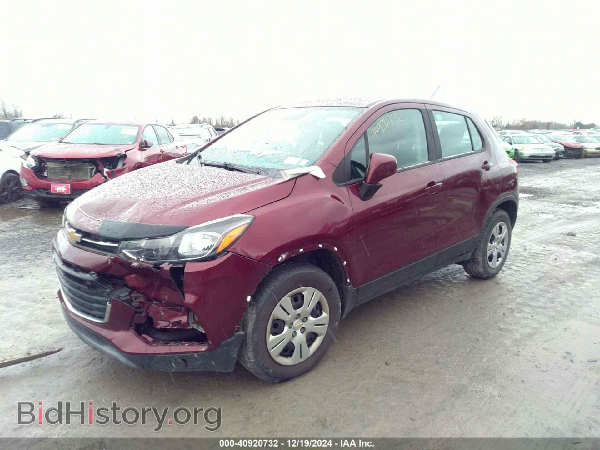2017 CHEVROLET TRAX - VIN: 3GNCJKSB3HL185767 - Фото 2