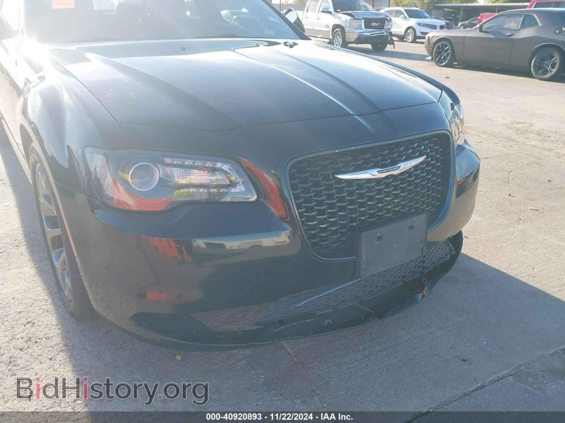 2015 CHRYSLER 300 - VIN: 2C3CCABG8FH881981 - Фото 6
