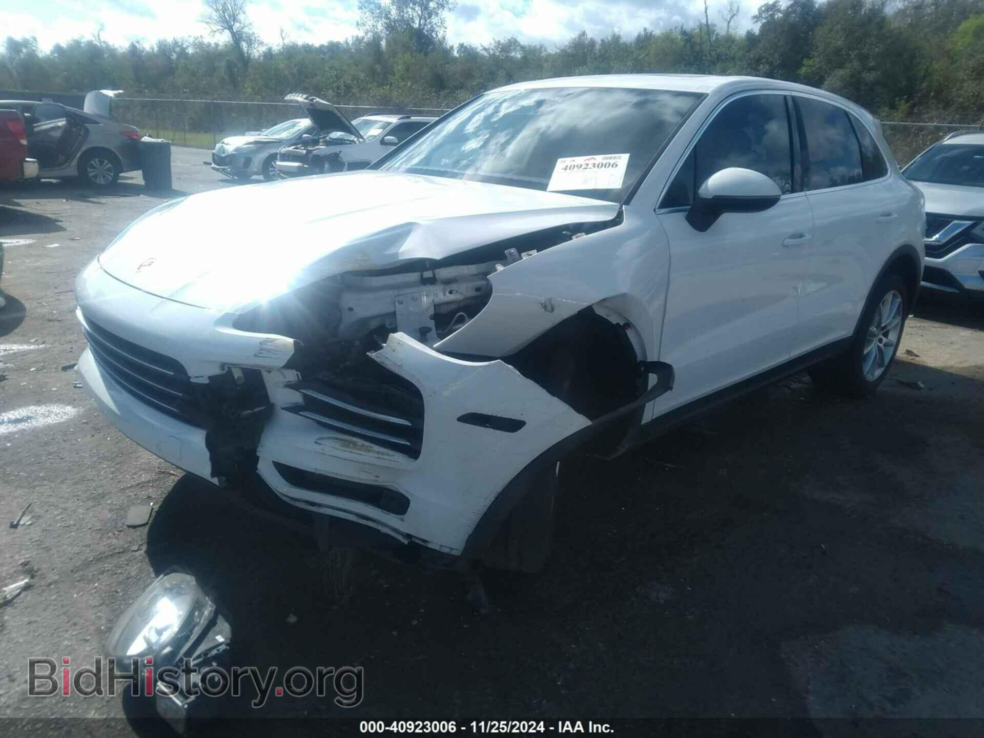 2020 PORSCHE CAYENNE - VIN: WP1AA2AY2LDA06573 - Photo 2