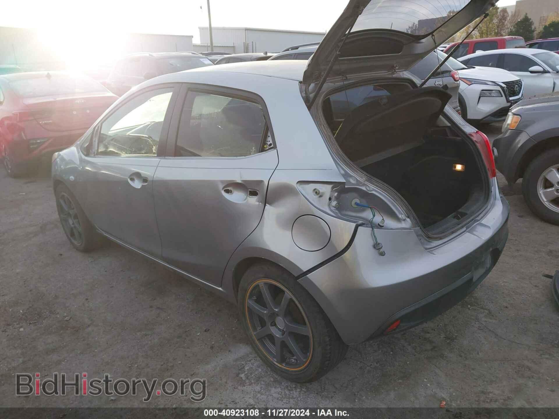 2011 MAZDA MAZDA2 - VIN: JM1DE1HY4B0129557 - Фото 3