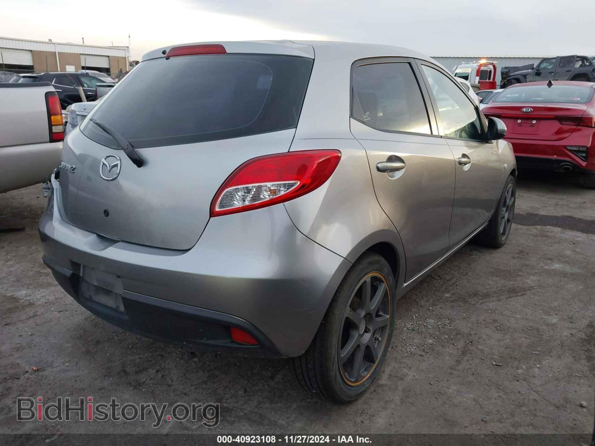 2011 MAZDA MAZDA2 - VIN: JM1DE1HY4B0129557 - Фото 4
