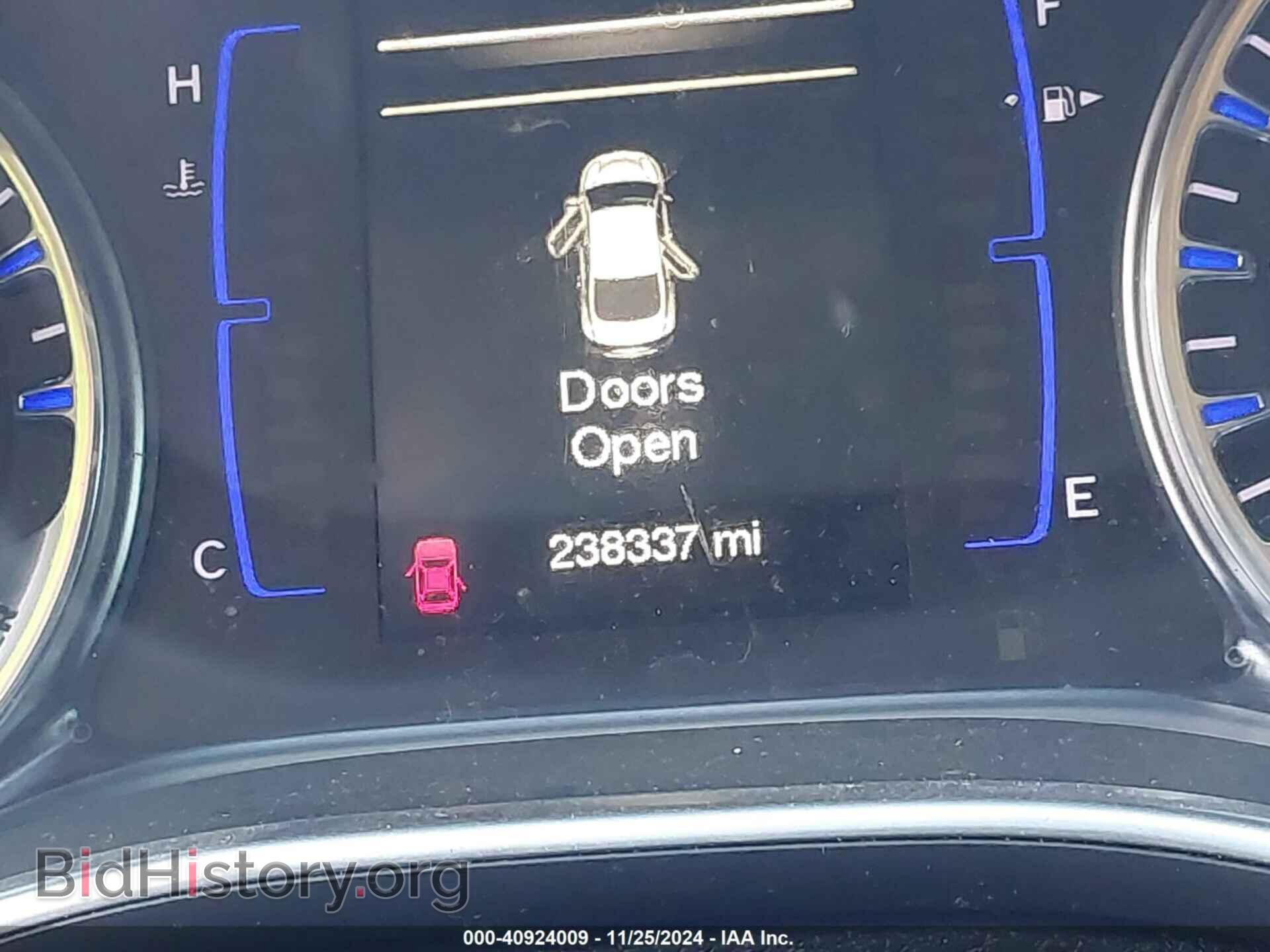 2015 CHRYSLER 200 - VIN: 1C3CCCAB9FN744640 - Фото 7