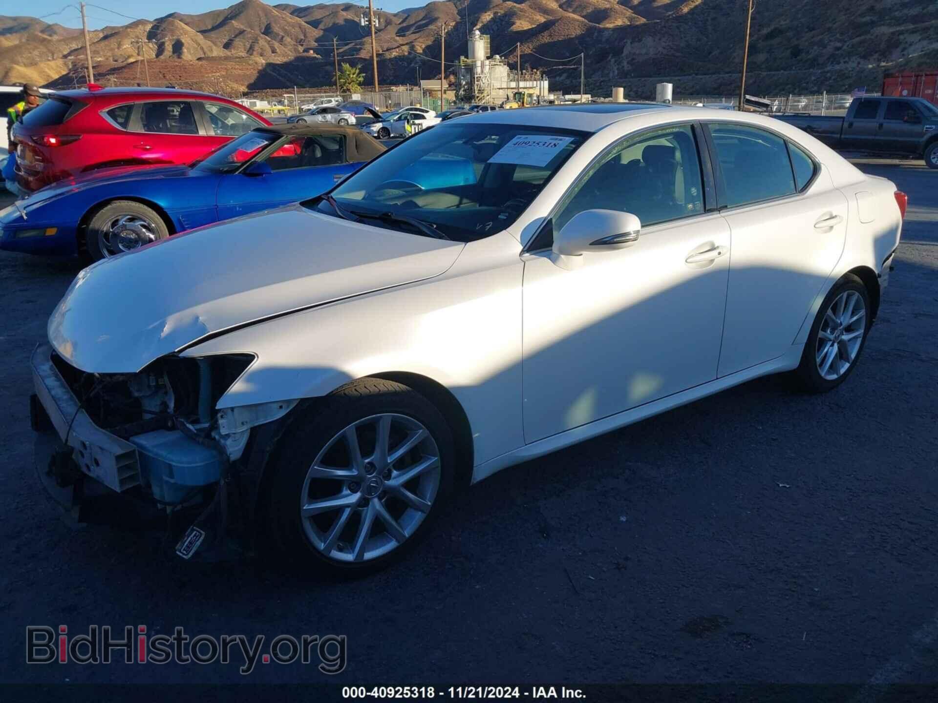 2011 LEXUS IS 250 - VIN: JTHBF5C26B5140852 - Фото 2