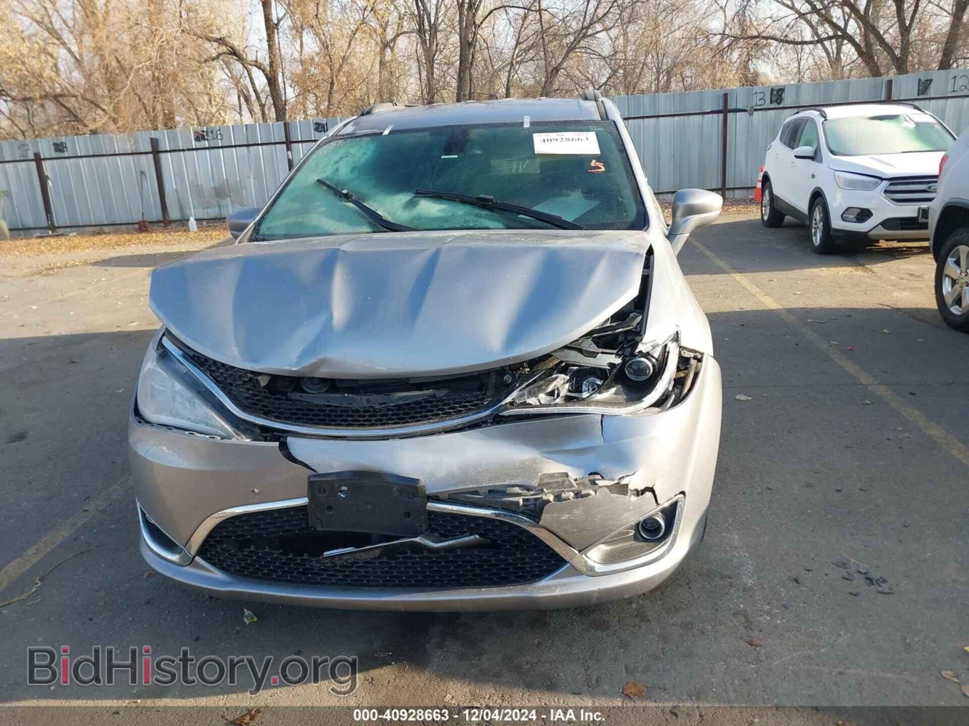 2018 CHRYSLER PACIFICA - VIN: 2C4RC1FG9JR126423 - Фото 11