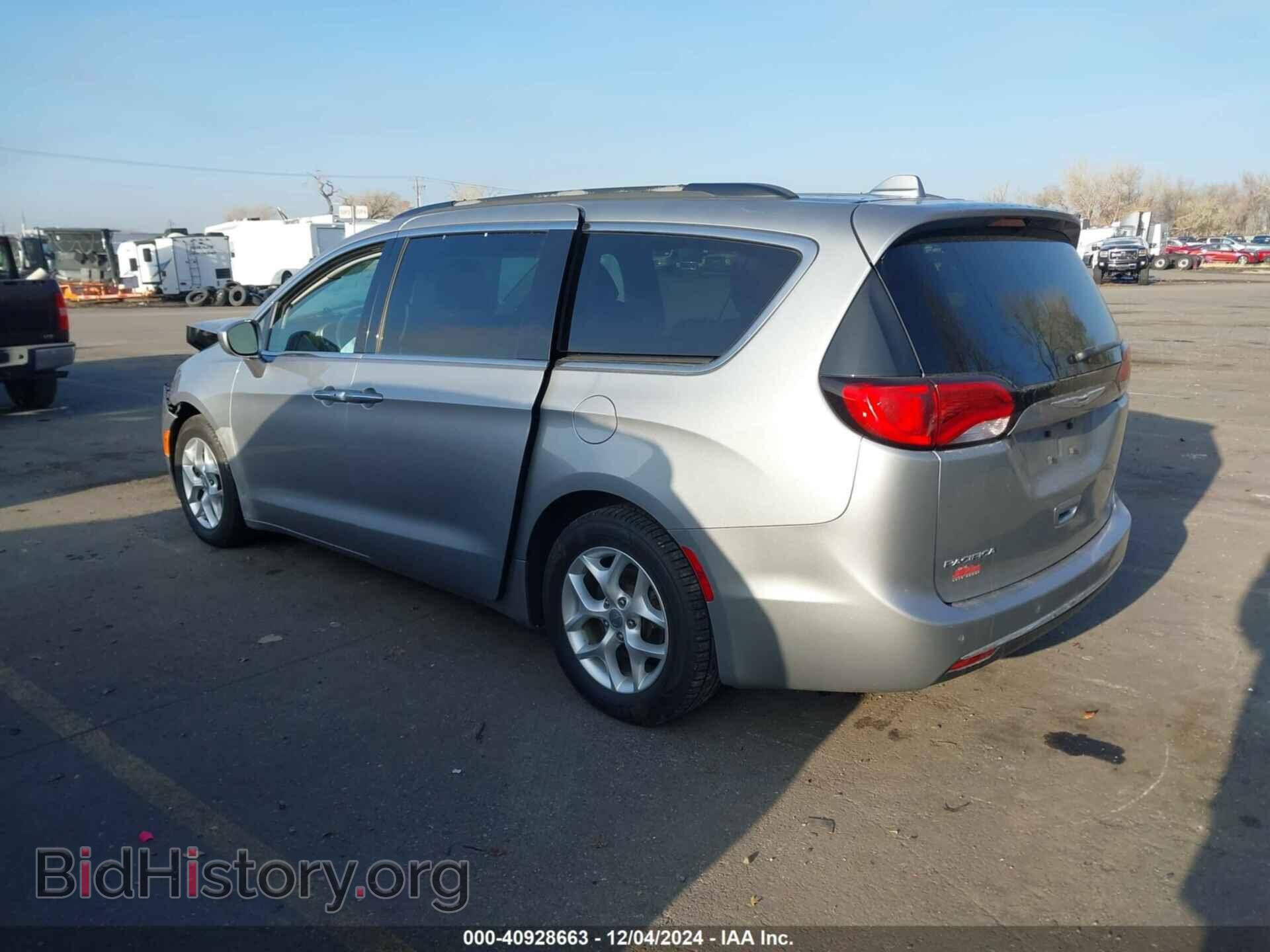 2018 CHRYSLER PACIFICA - VIN: 2C4RC1FG9JR126423 - Фото 3