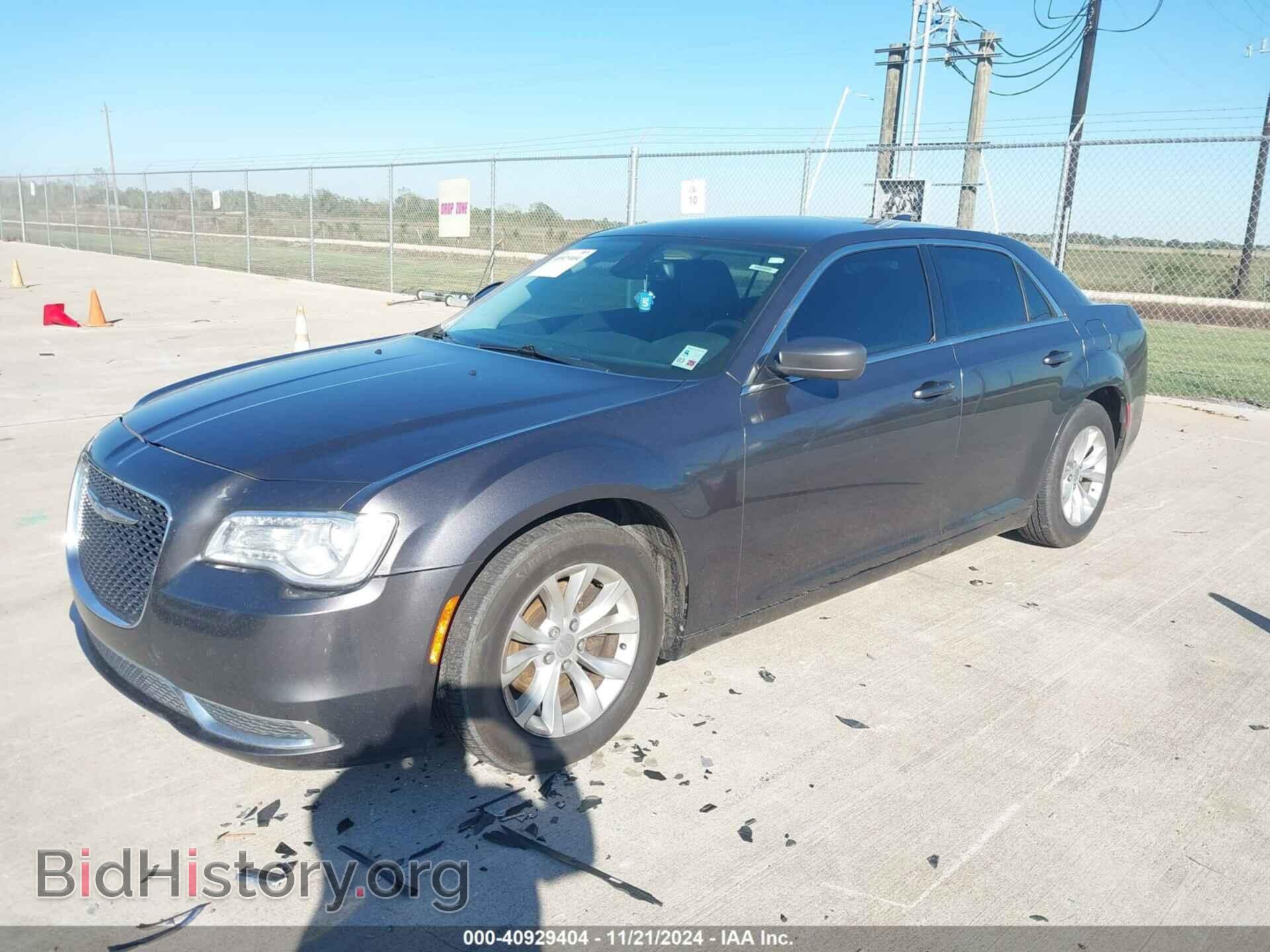 2016 CHRYSLER 300 - VIN: 2C3CCAAG3GH106376 - Фото 2
