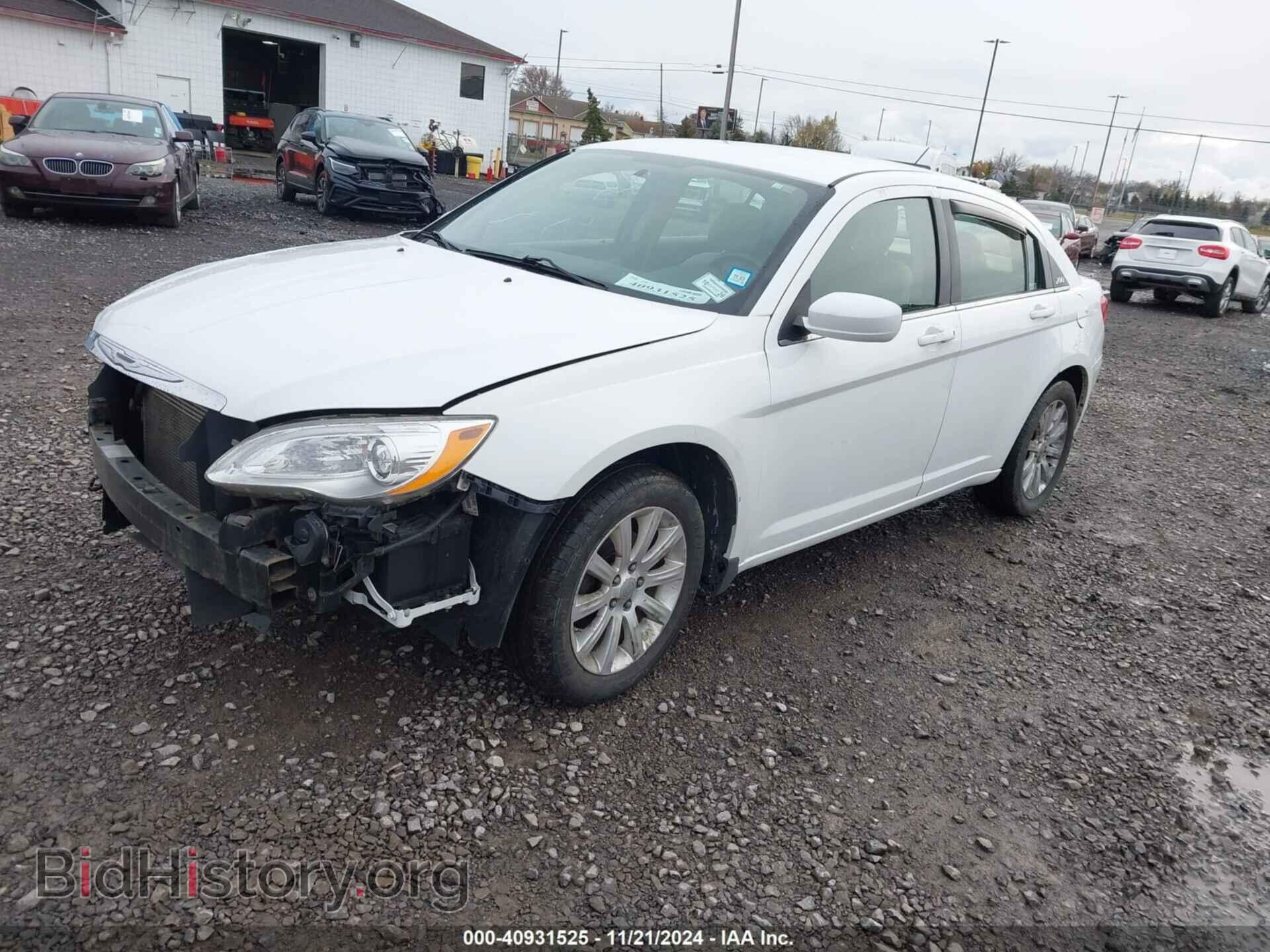 2011 CHRYSLER 200 - VIN: 1C3BC1FB4BN548186 - Фото 2