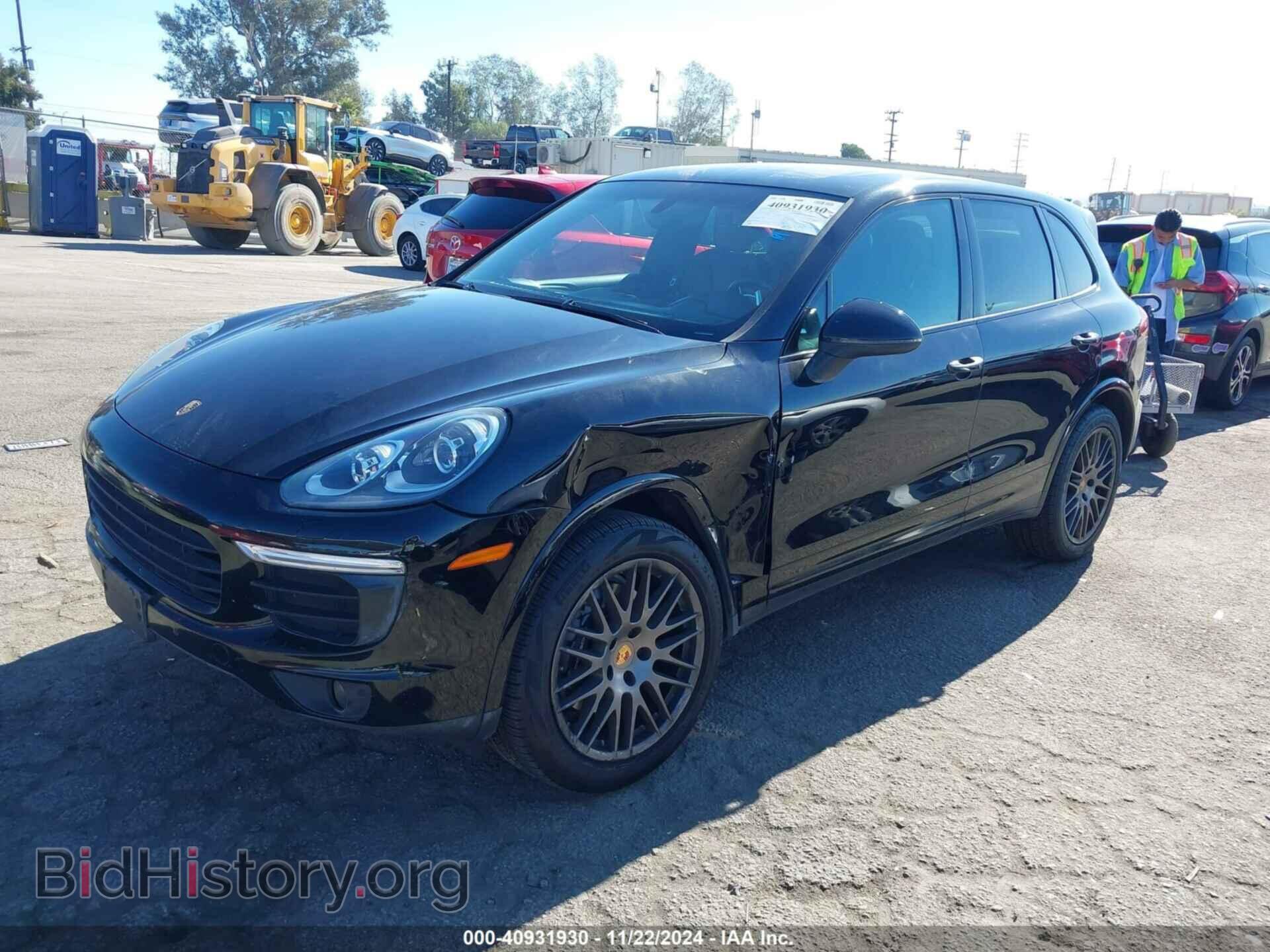 2017 PORSCHE CAYENNE - VIN: WP1AA2A22HKA81336 - Фото 2