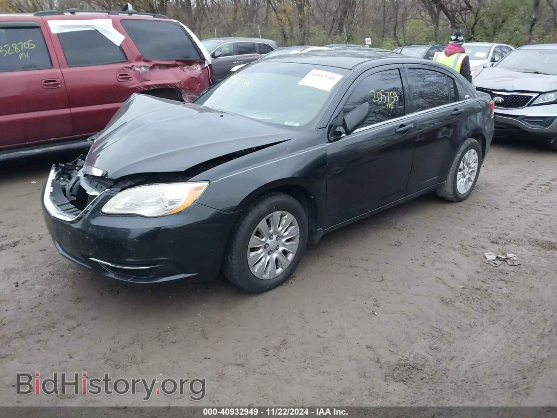 2011 CHRYSLER 200 - VIN: 1C3BC4FB6BN522903 - Фото 2