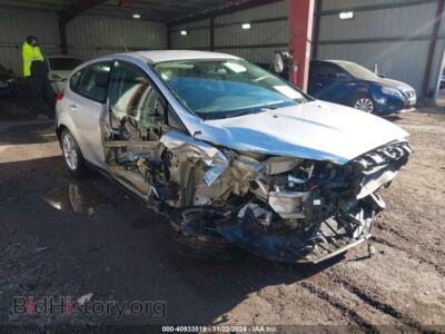 2017 Ford FOCUS SE, silver — VIN 1FADP3K23HL337047, IAAI