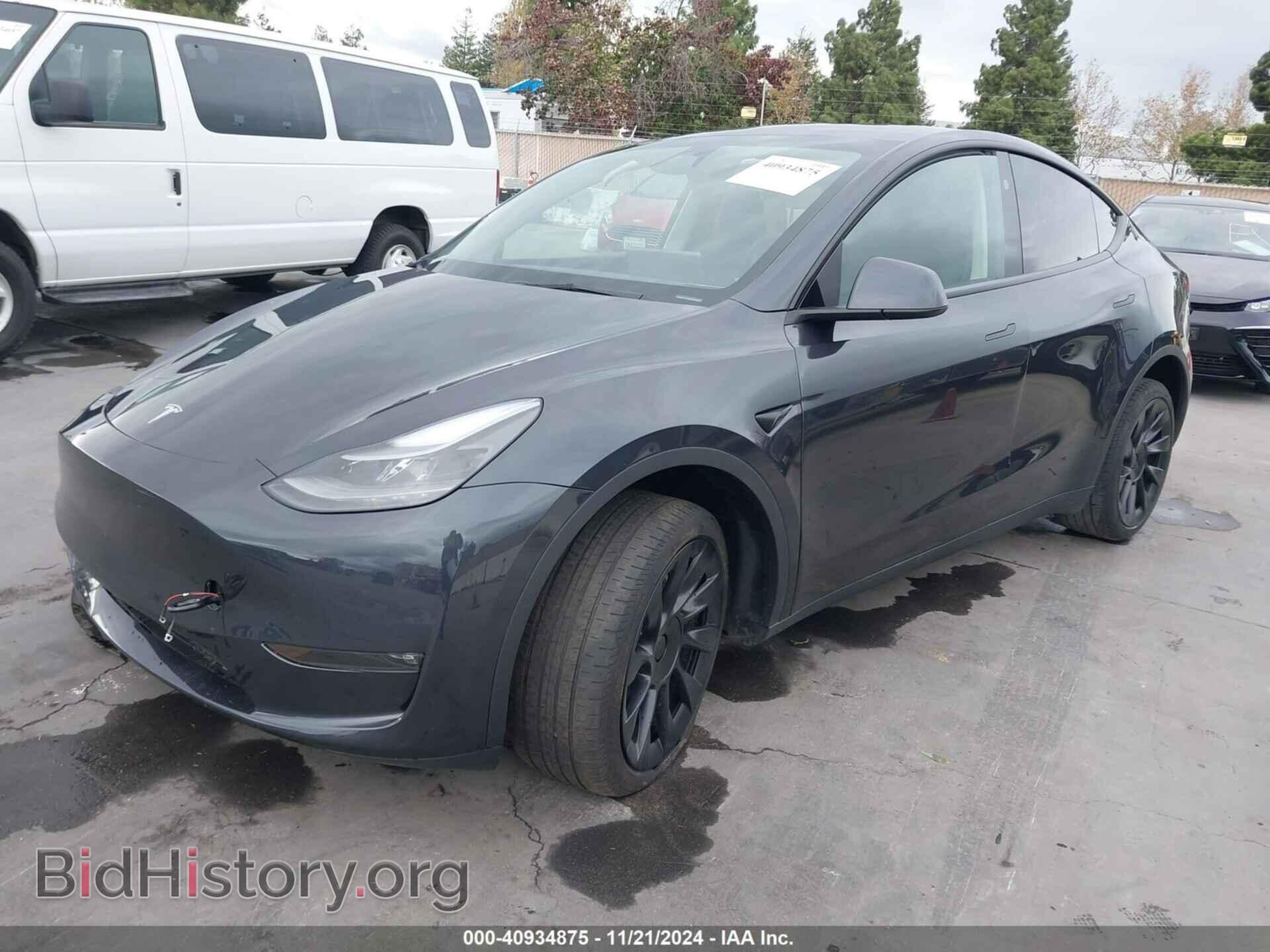2024 TESLA MODEL Y - VIN: 7SAYGDEE6RF025657 - Фото 2