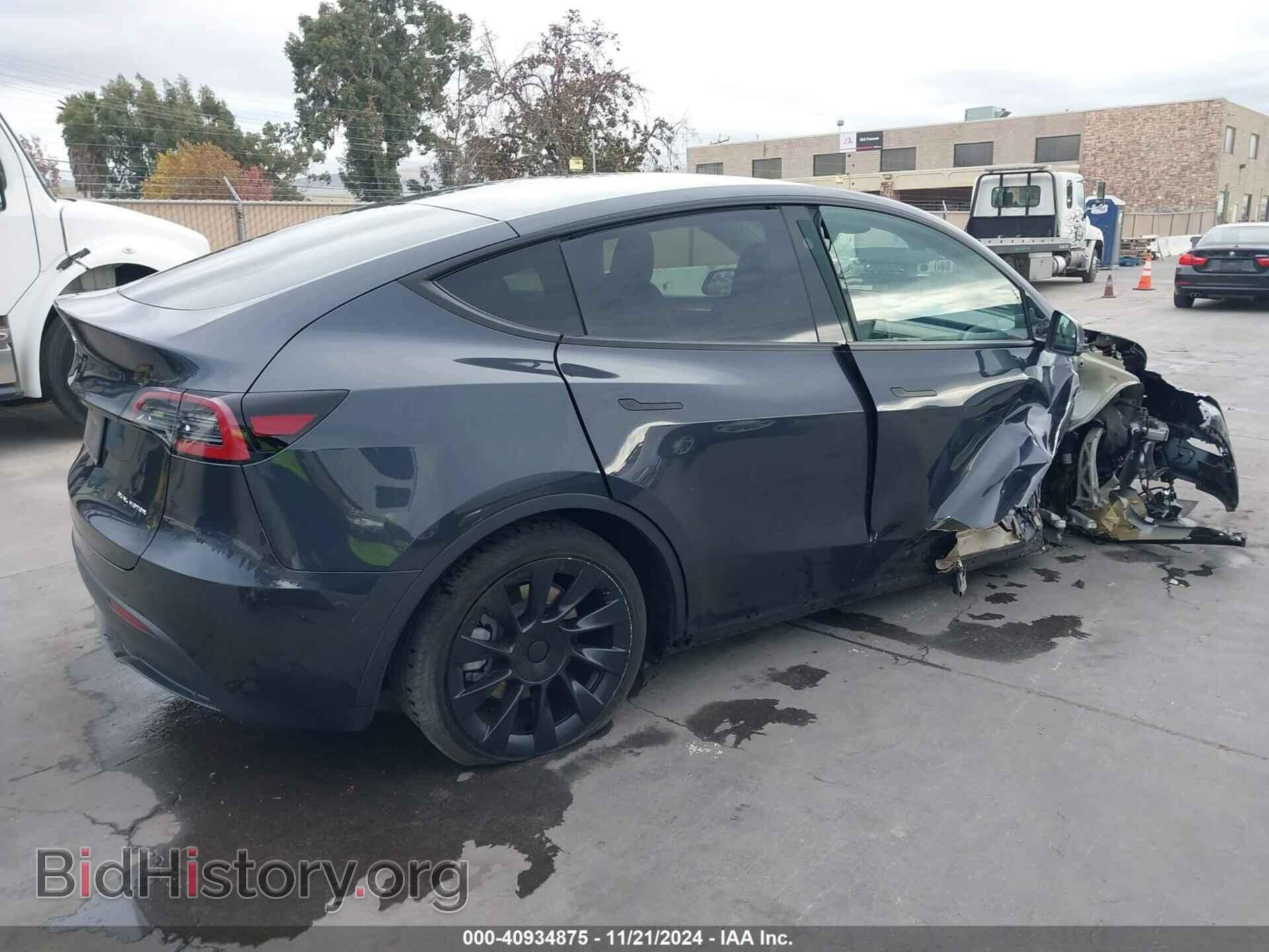 2024 TESLA MODEL Y - VIN: 7SAYGDEE6RF025657 - Фото 4