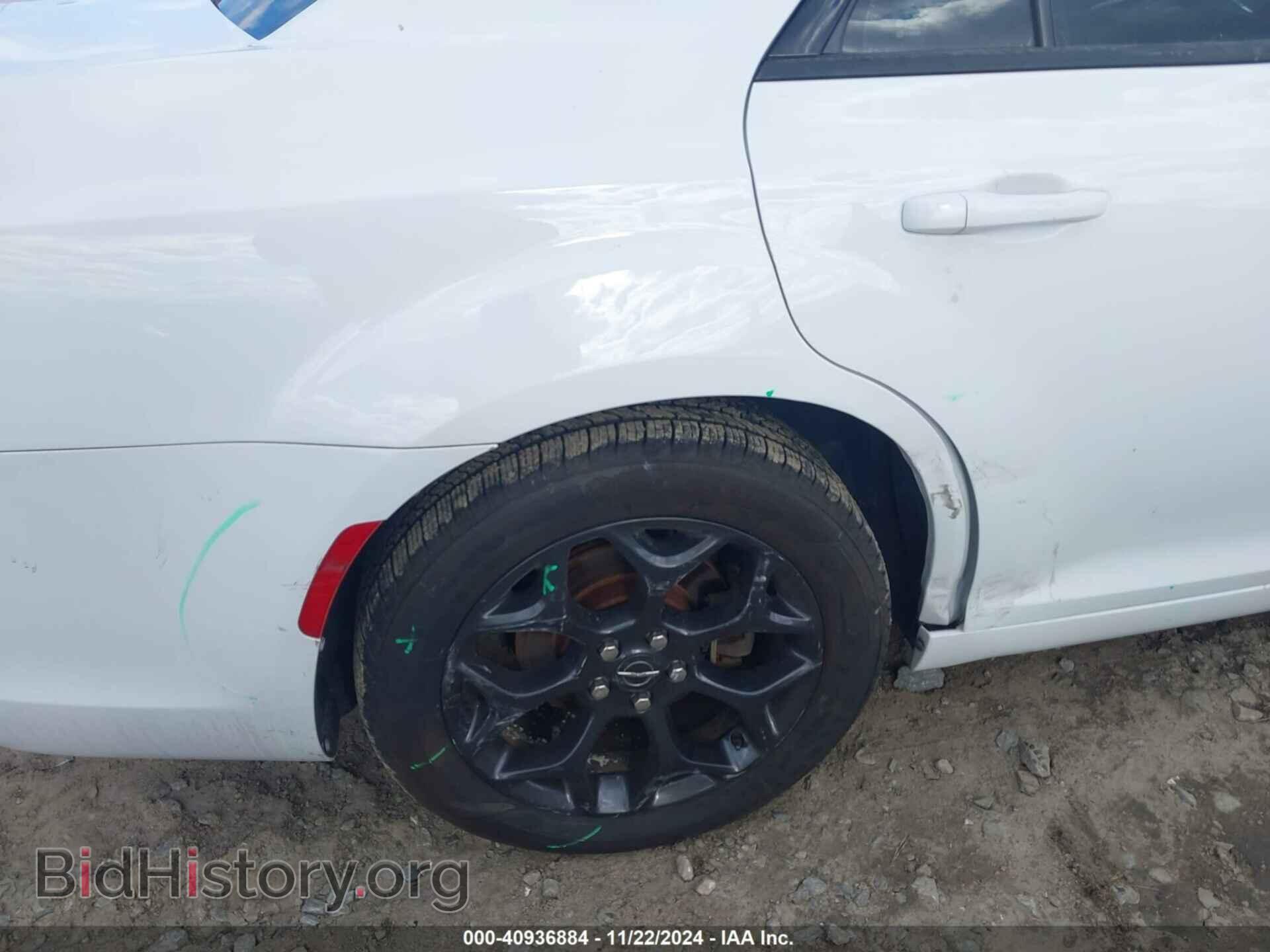 2019 CHRYSLER 300 - VIN: 2C3CCAGG1KH631503 - Фото 6
