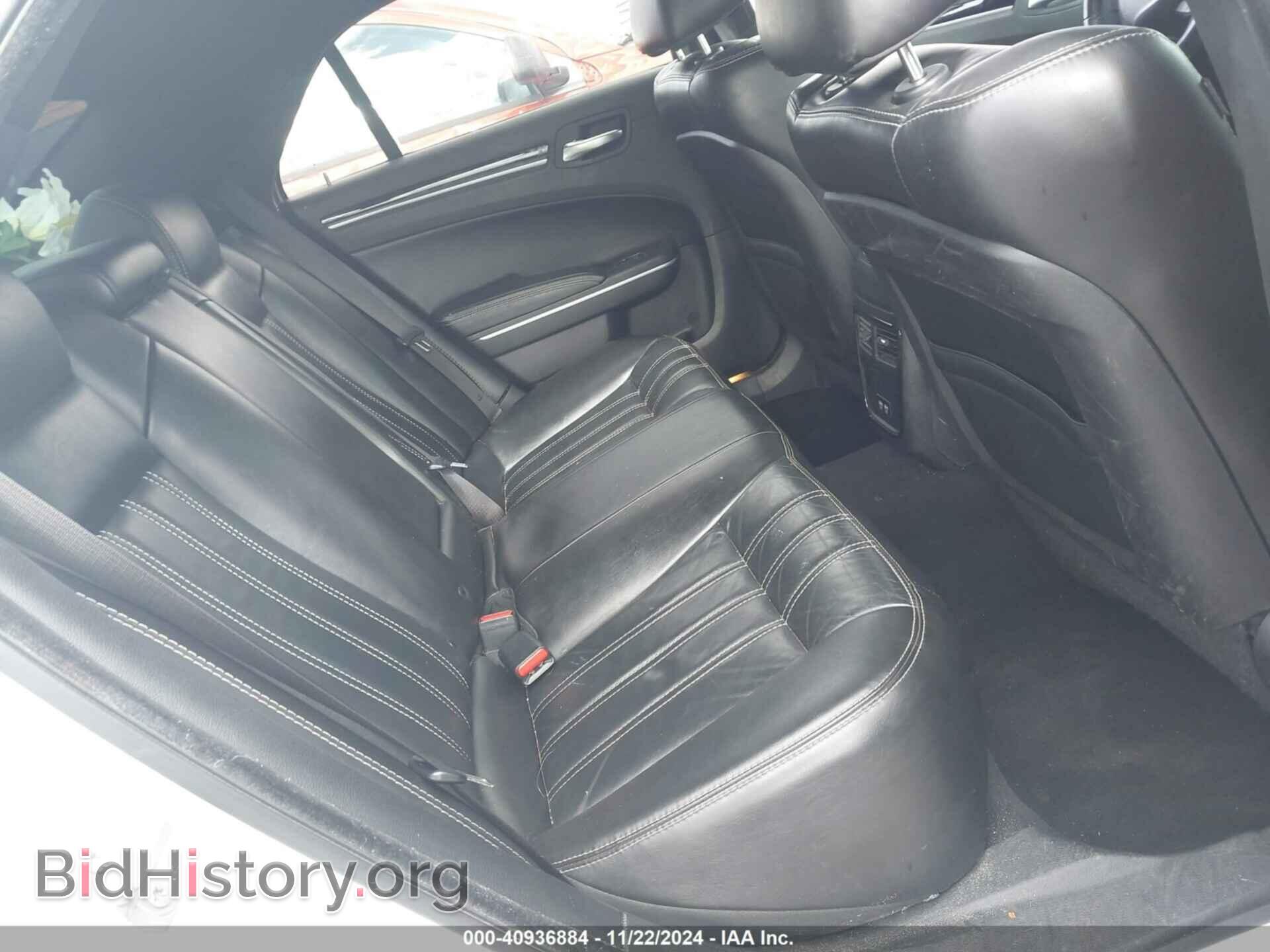2019 CHRYSLER 300 - VIN: 2C3CCAGG1KH631503 - Фото 8