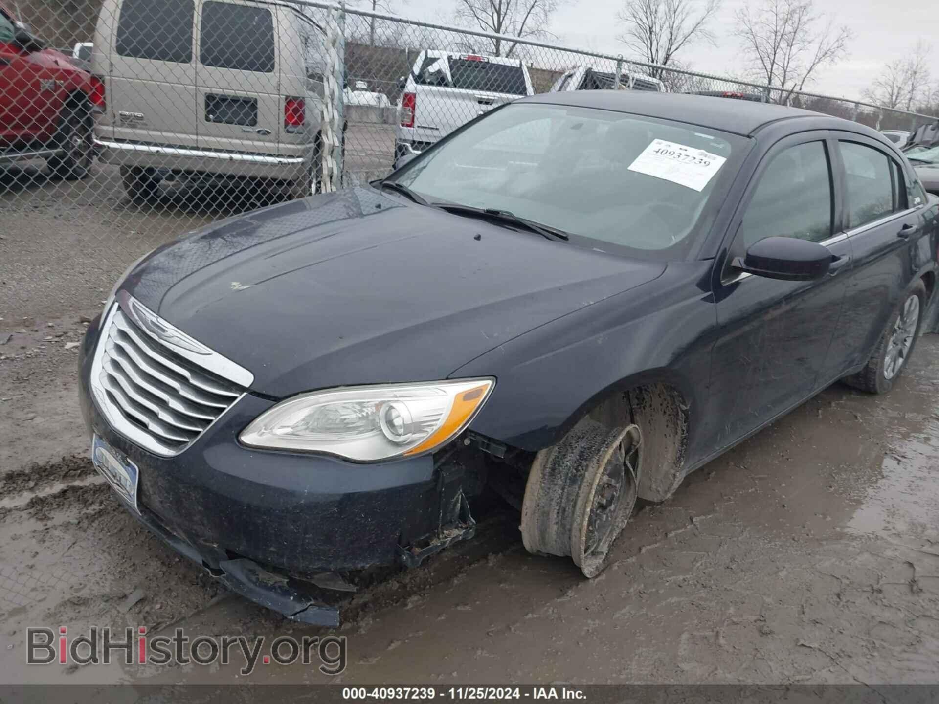2013 CHRYSLER 200 - VIN: 1C3CCBAG2DN729075 - Фото 2