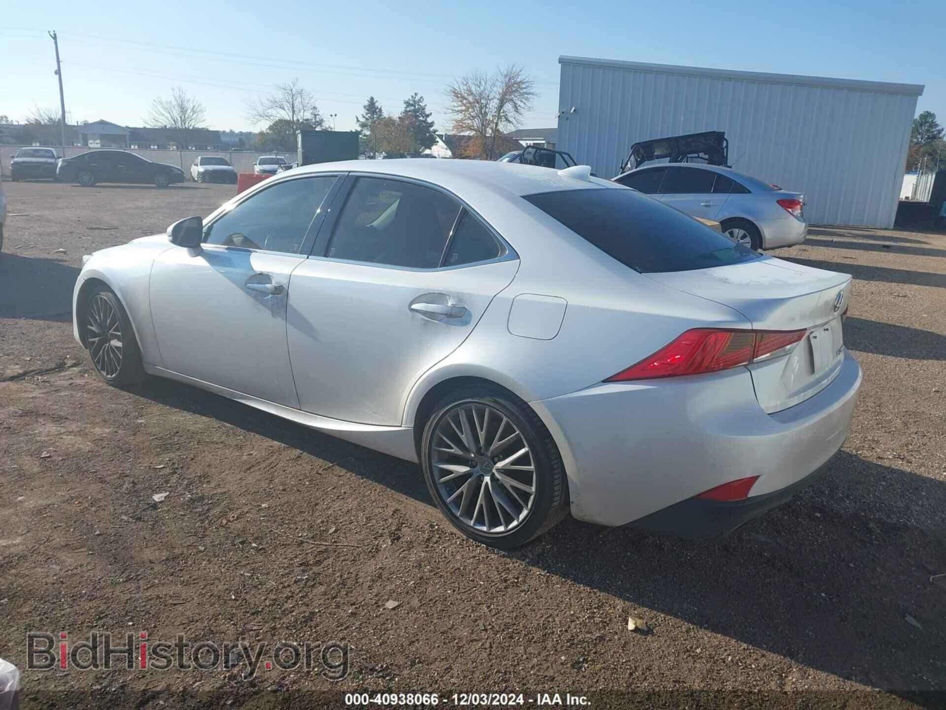 2017 LEXUS IS 200T - VIN: JTHBA1D24H5061467 - Фото 3
